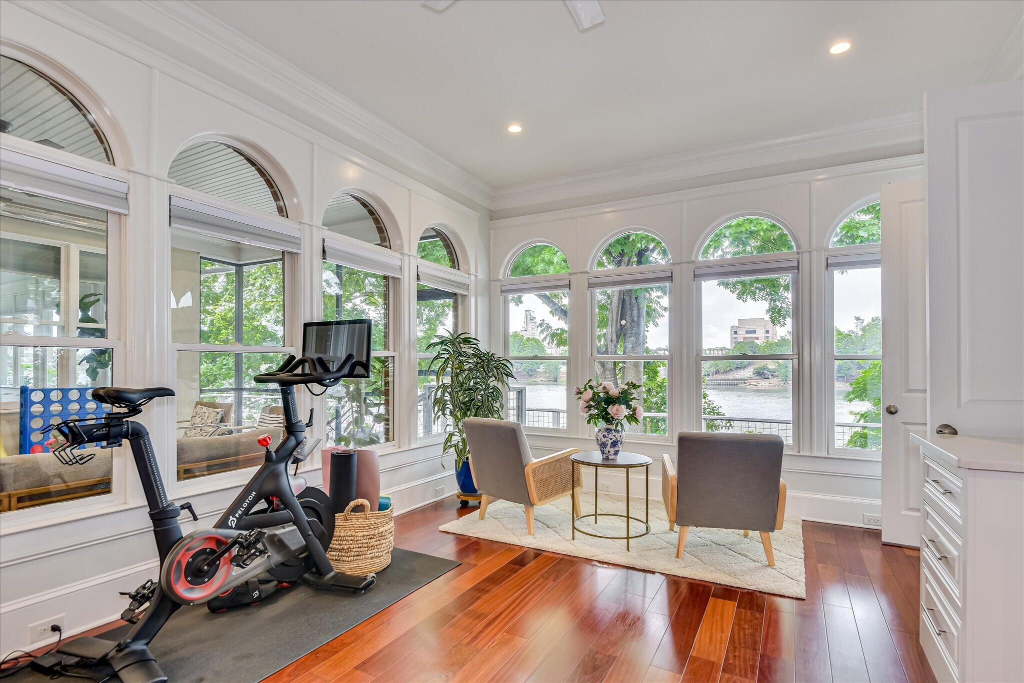 324 E Shoreline Drive