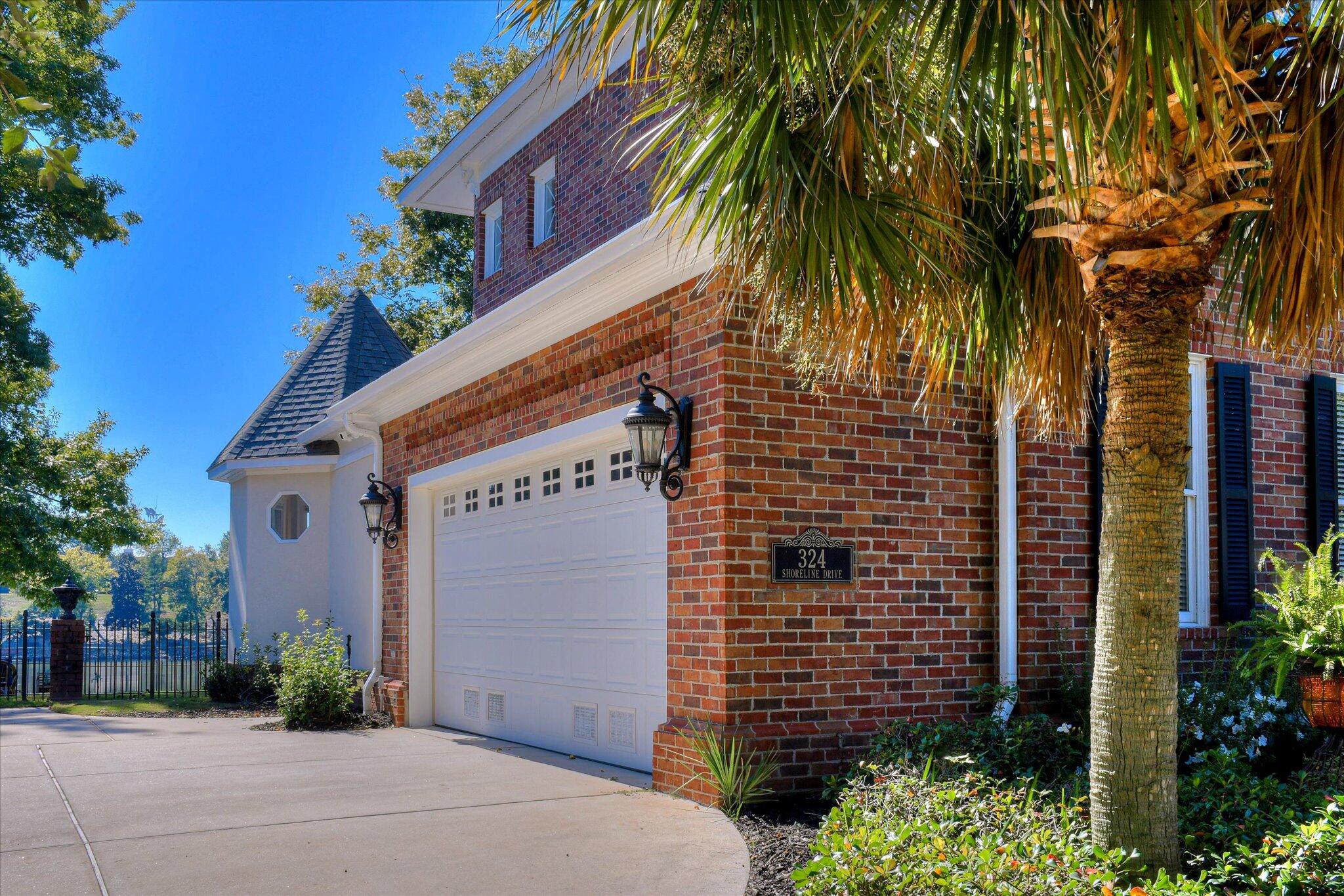 324 E Shoreline Drive