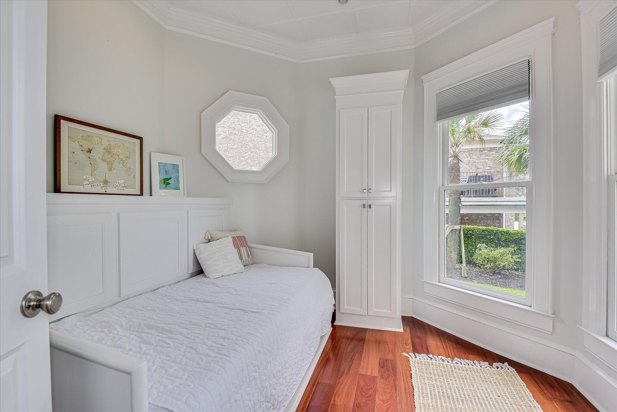 324 E Shoreline Drive