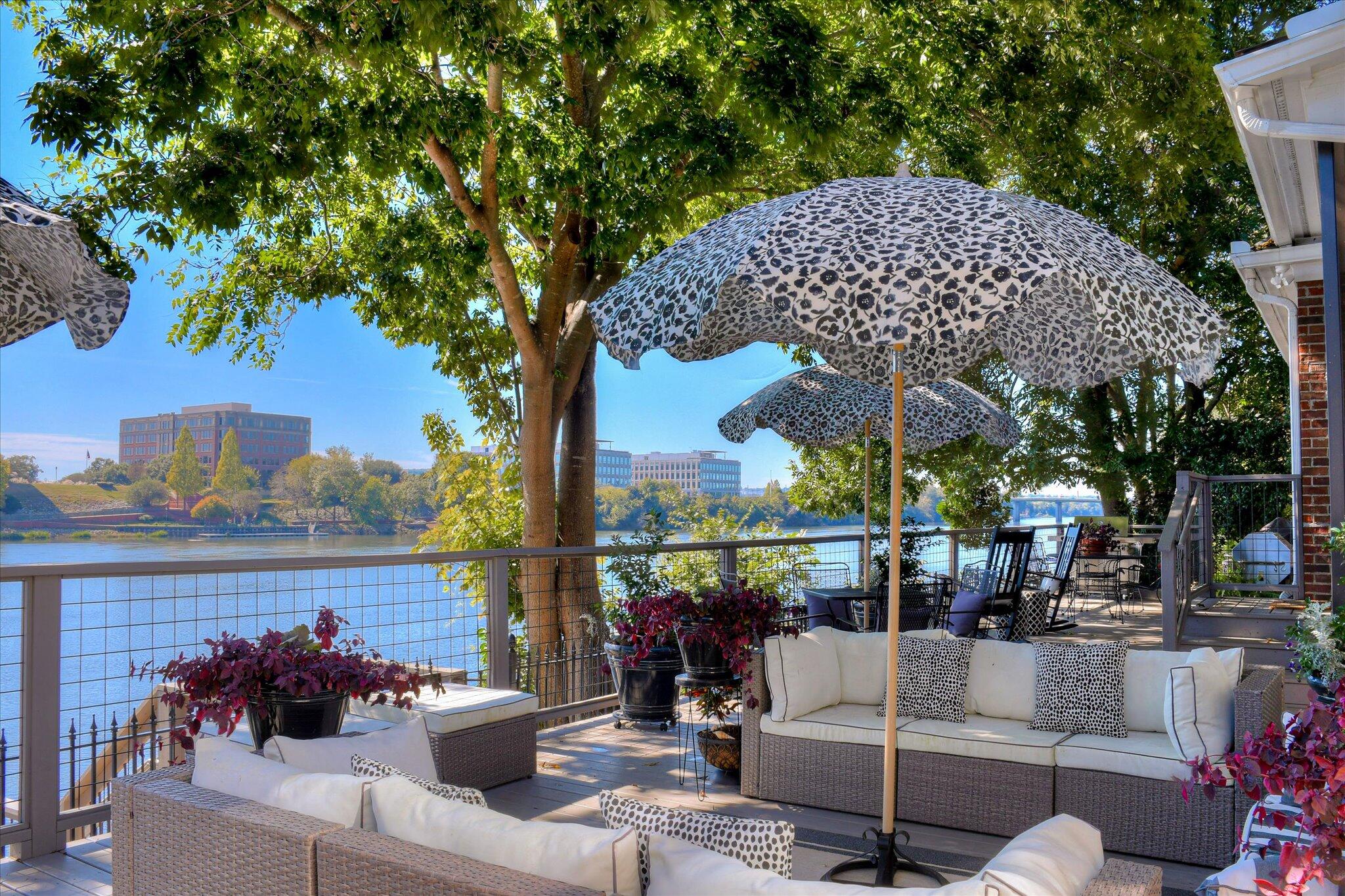 324 E Shoreline Drive