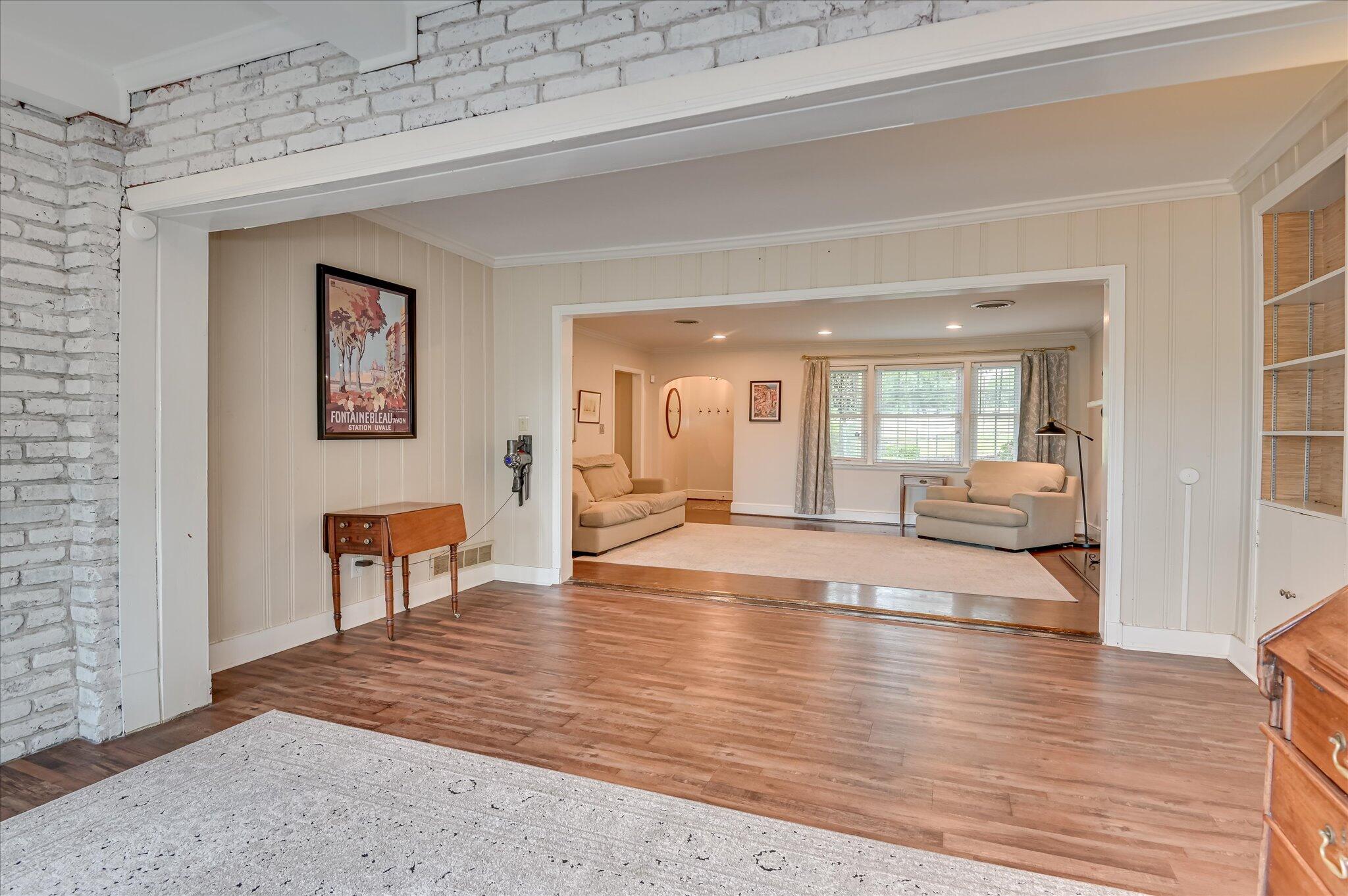 3043 Lake Forest Drive