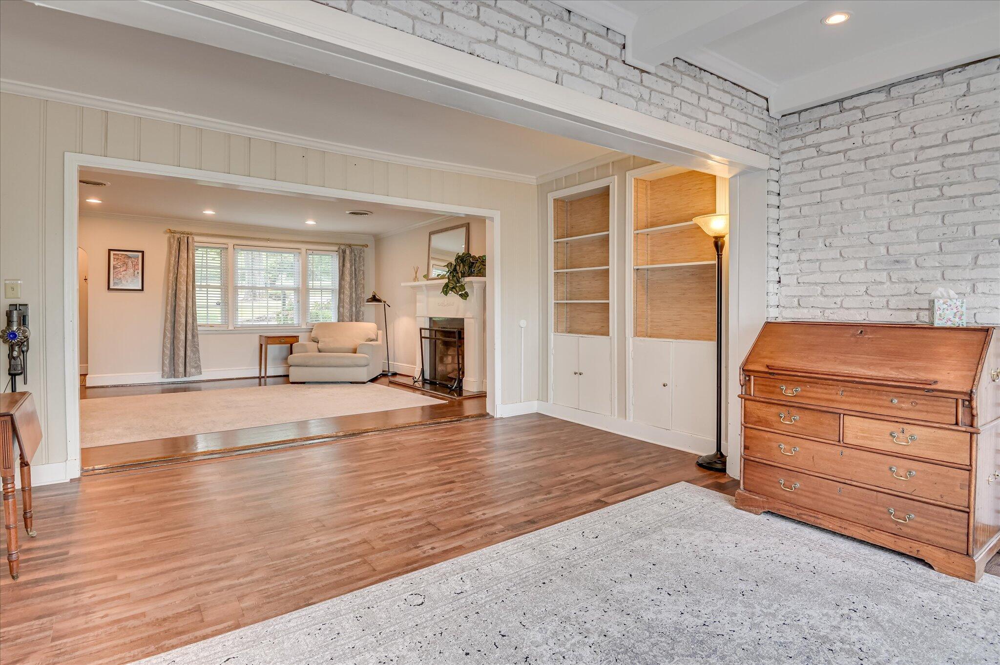 3043 Lake Forest Drive