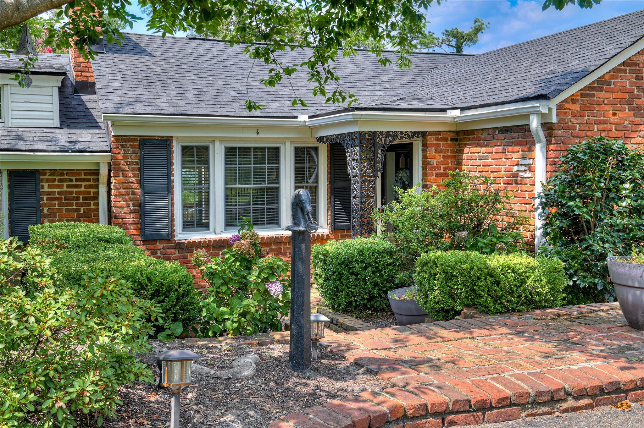 3043 Lake Forest Drive
