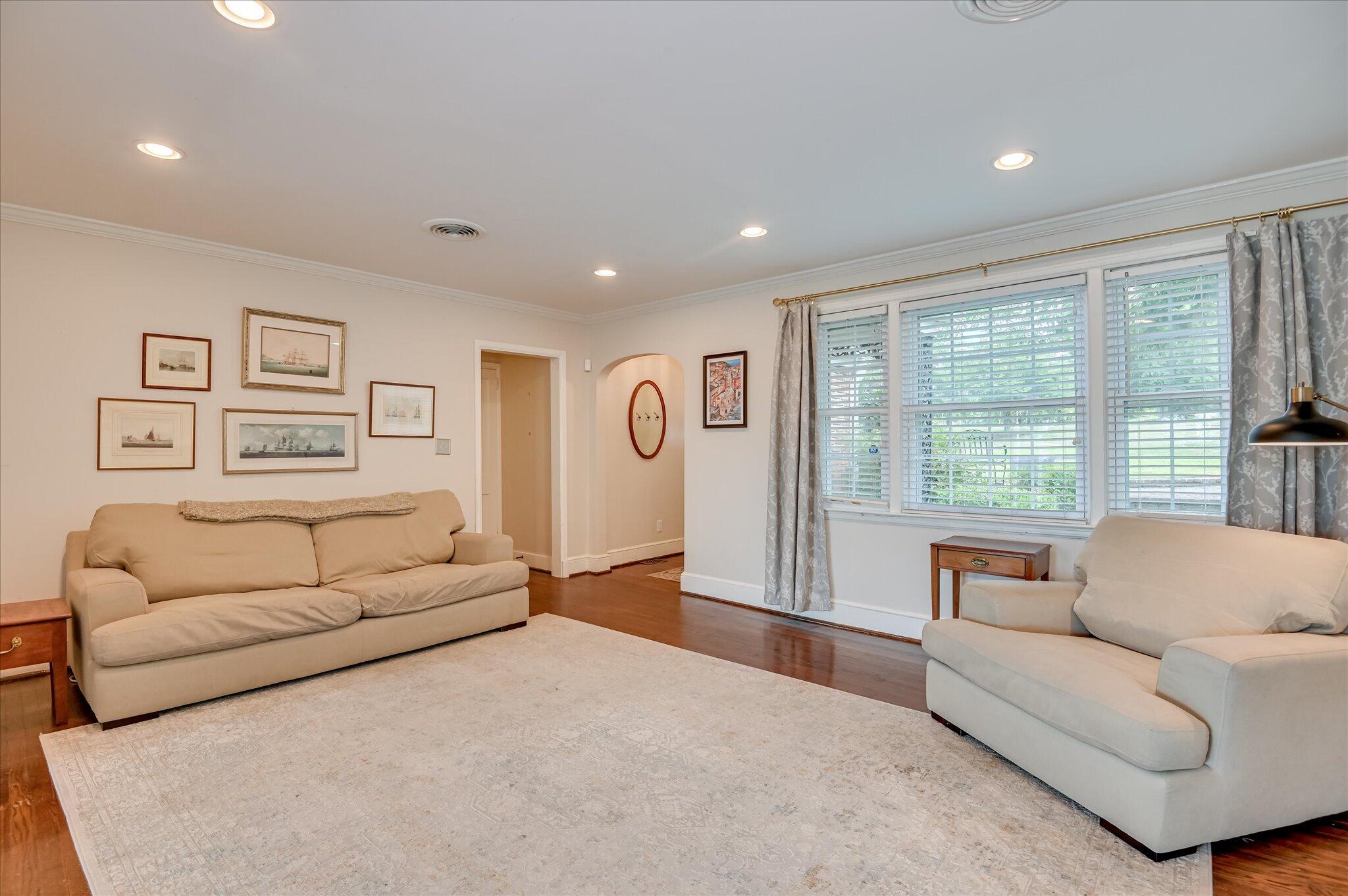 3043 Lake Forest Drive