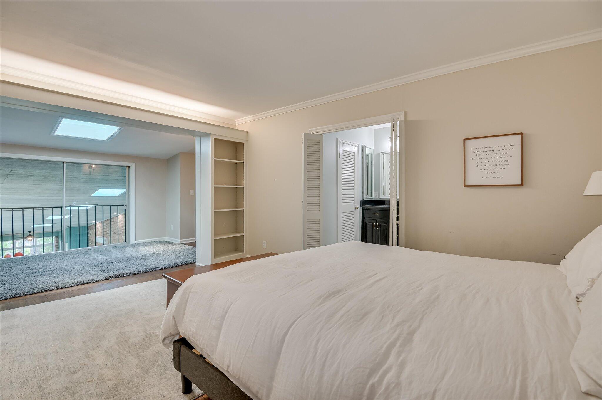 3043 Lake Forest Drive