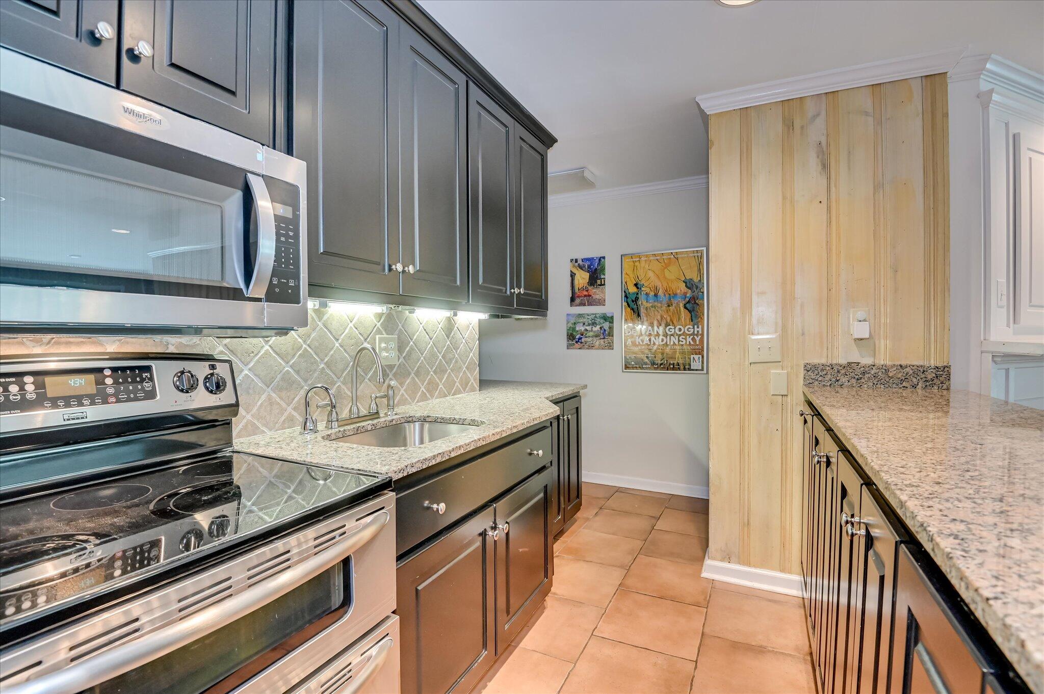 3043 Lake Forest Drive