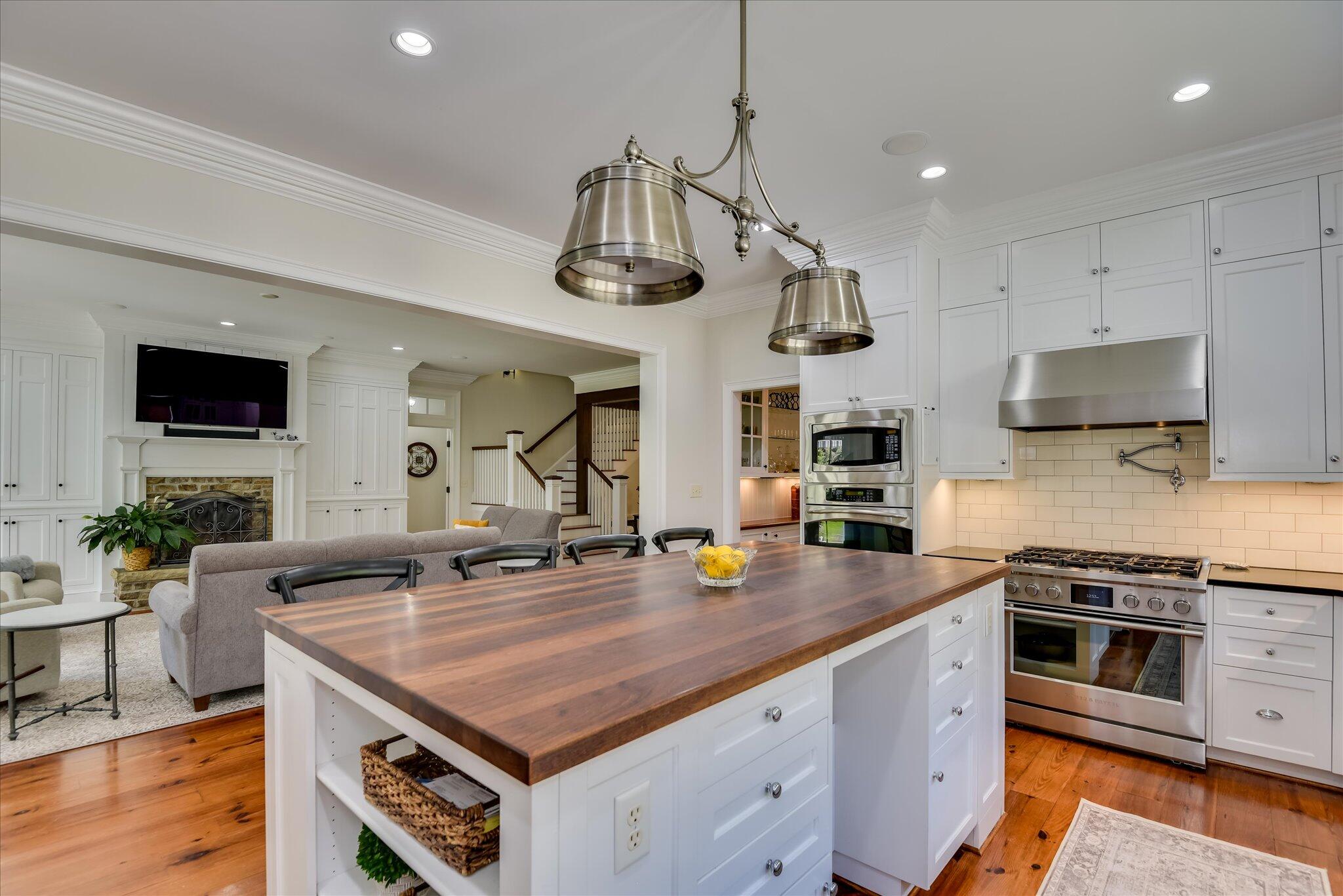 1595 River Island Parkway