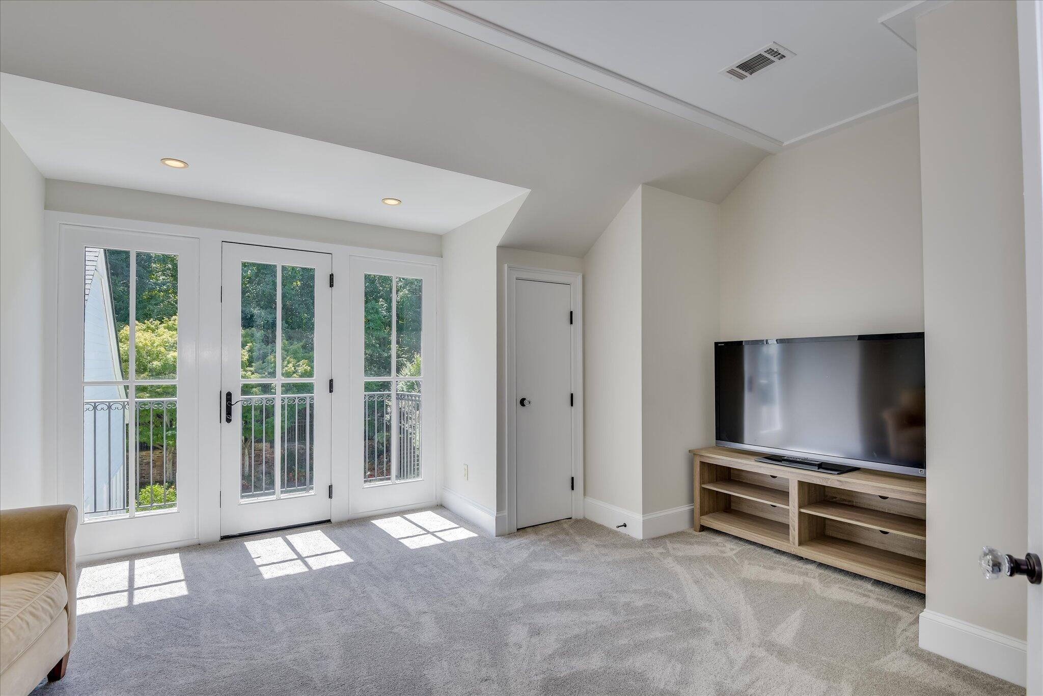 1595 River Island Parkway