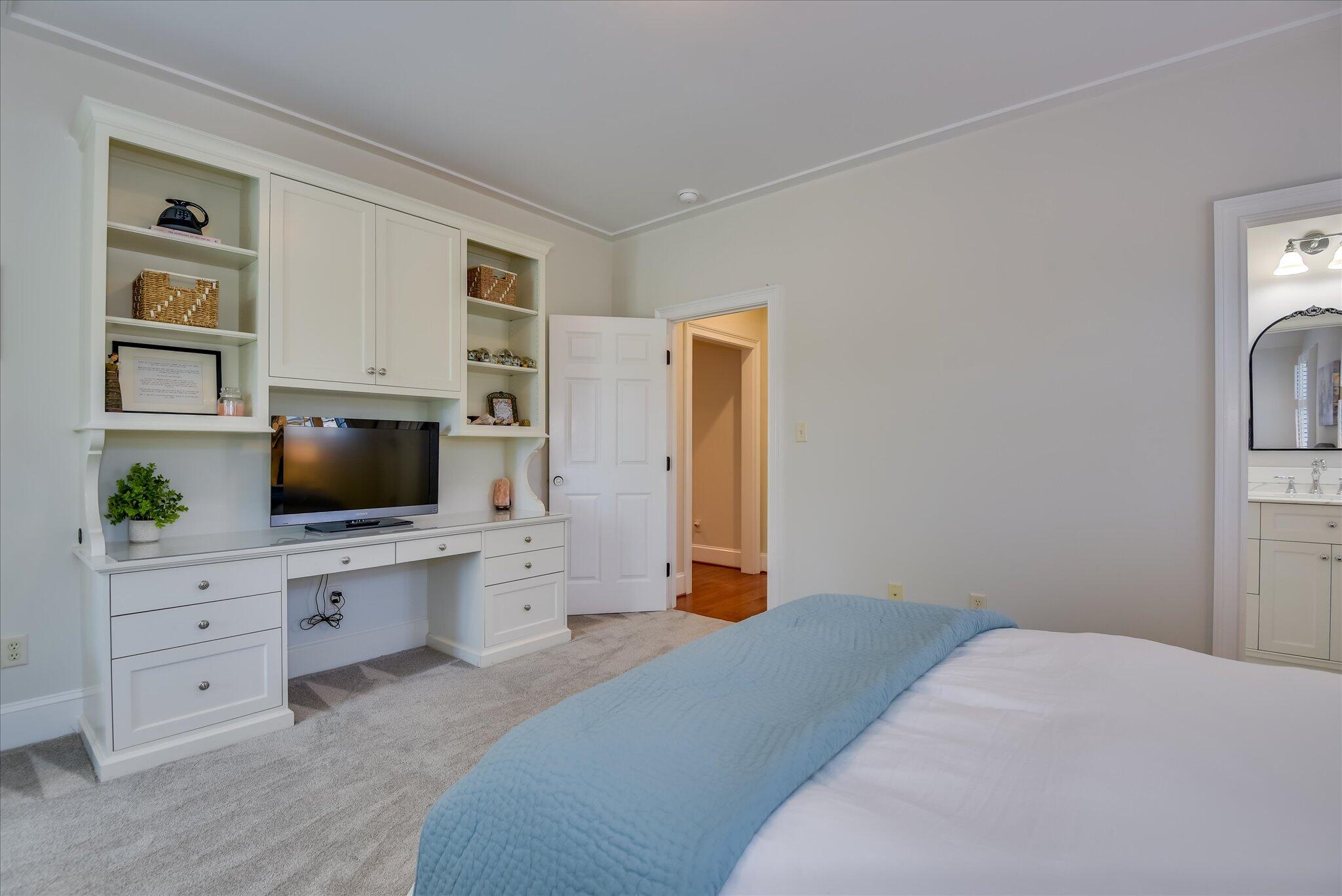 1595 River Island Parkway