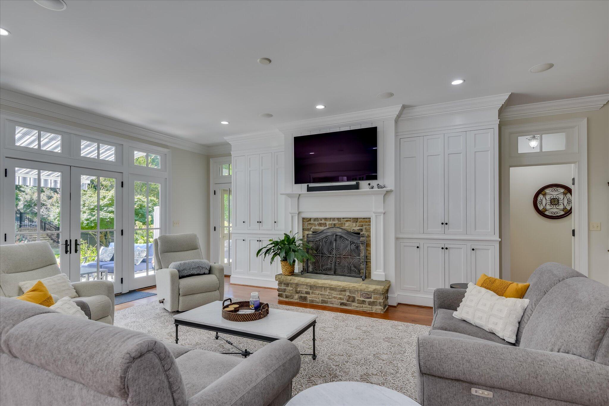 1595 River Island Parkway