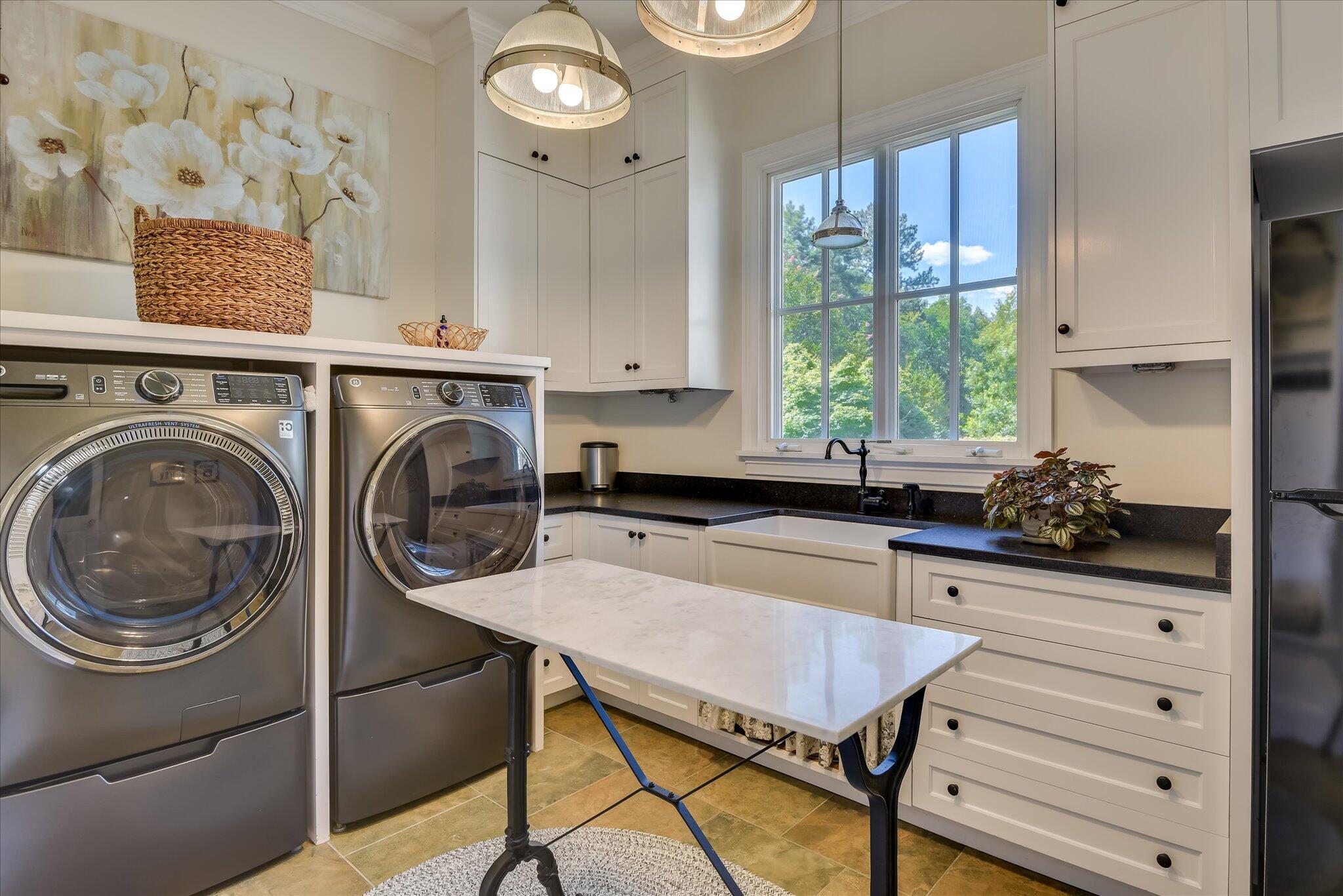 1595 River Island Parkway