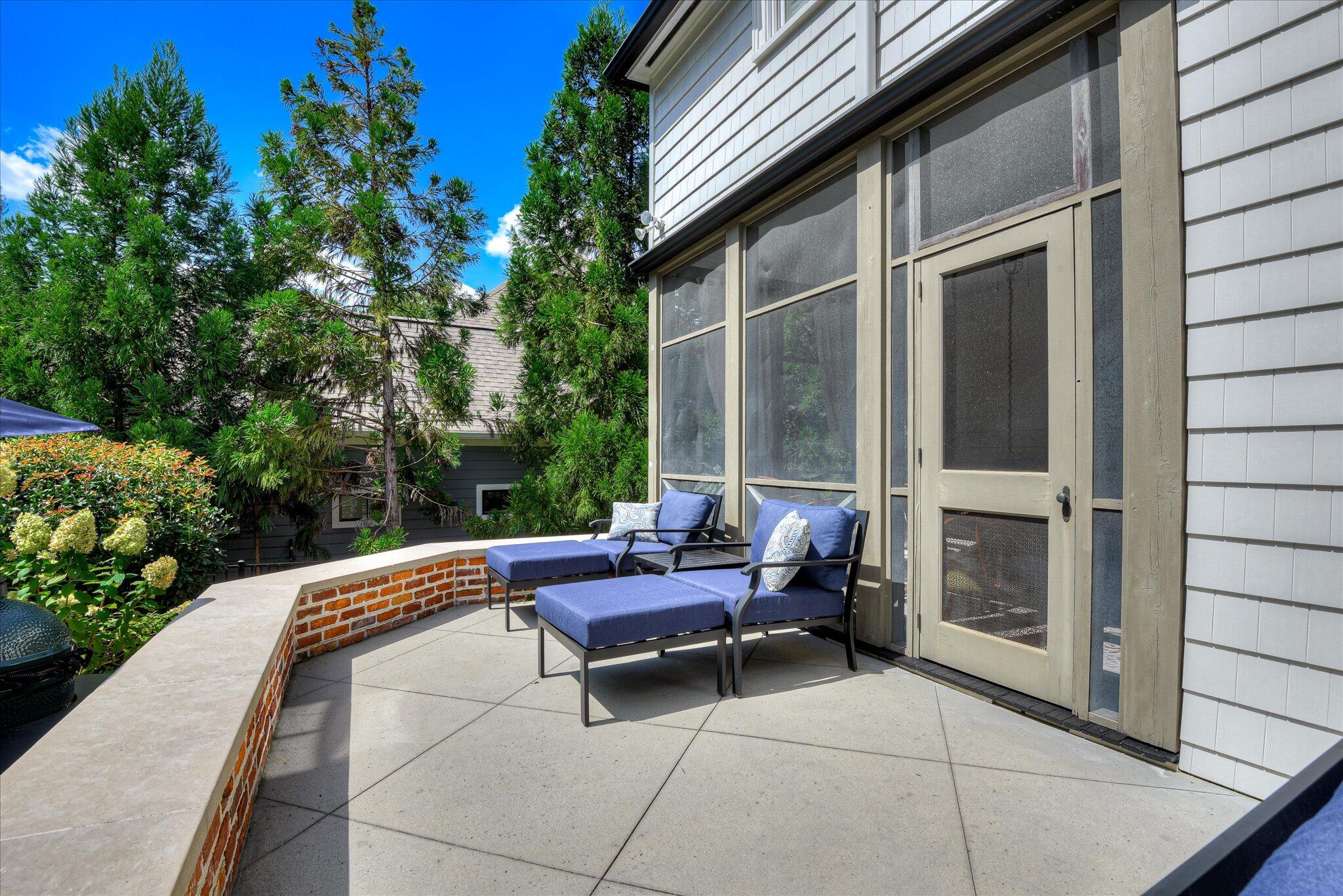 1595 River Island Parkway