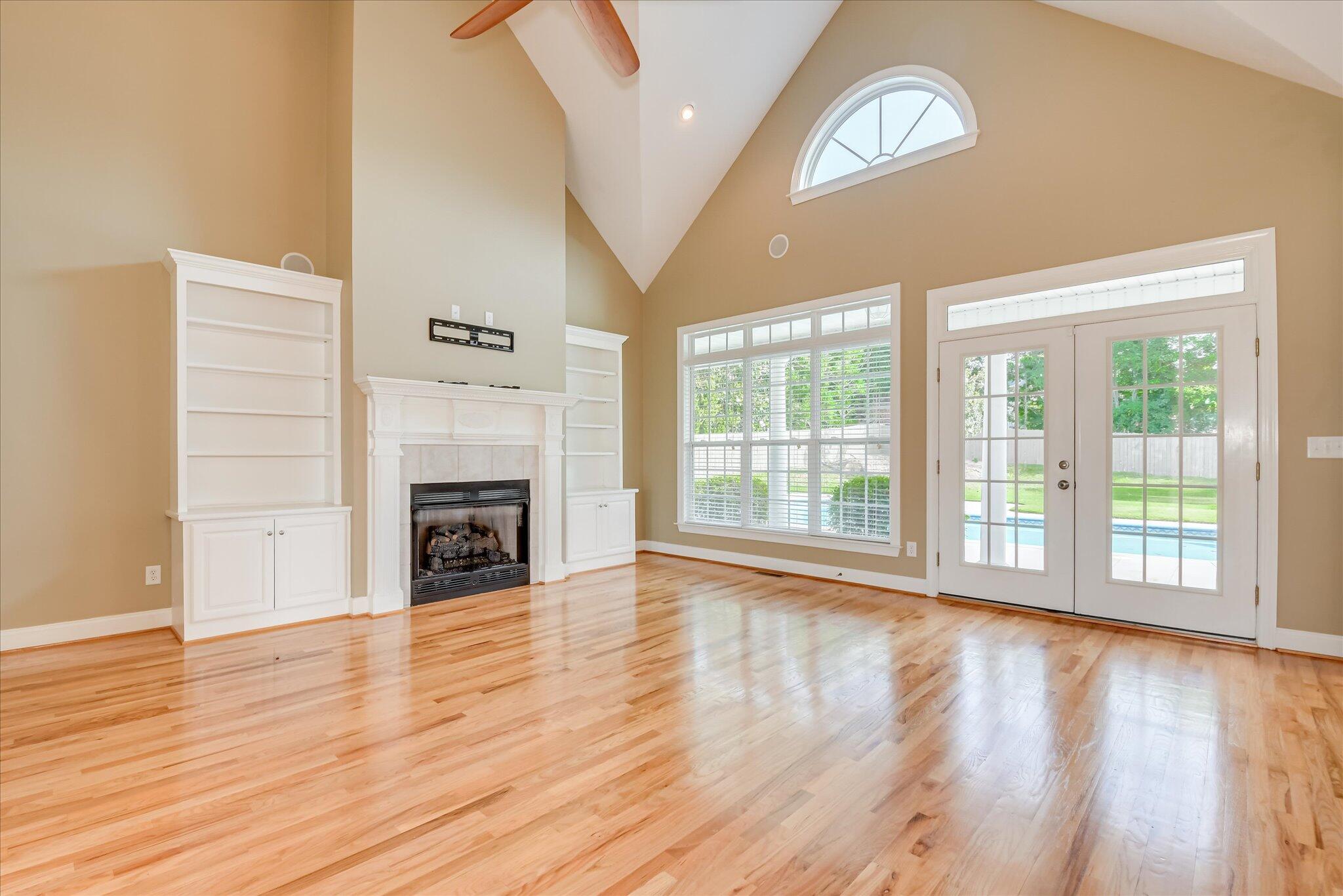 1459 Knob Hill Circle
