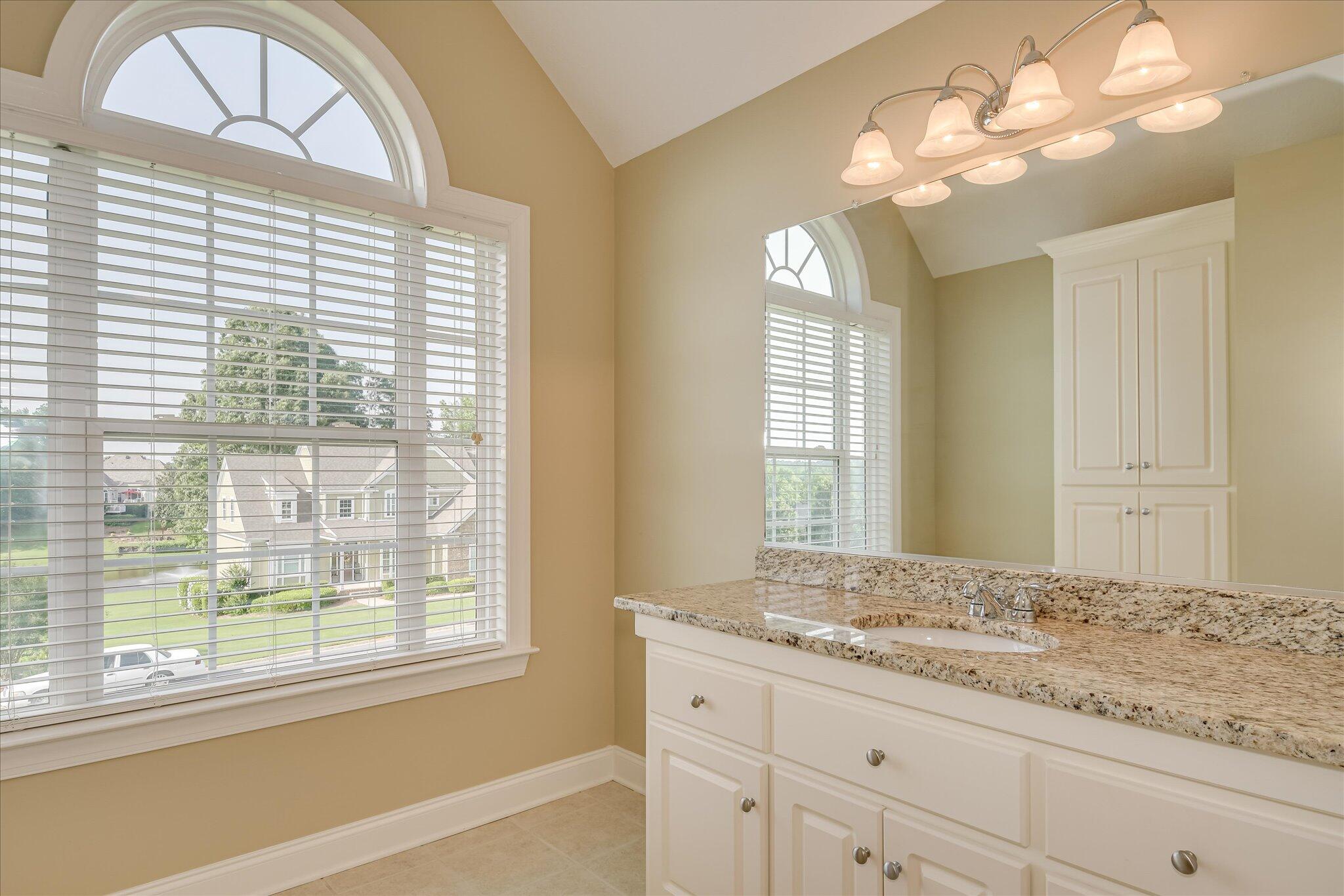 1459 Knob Hill Circle