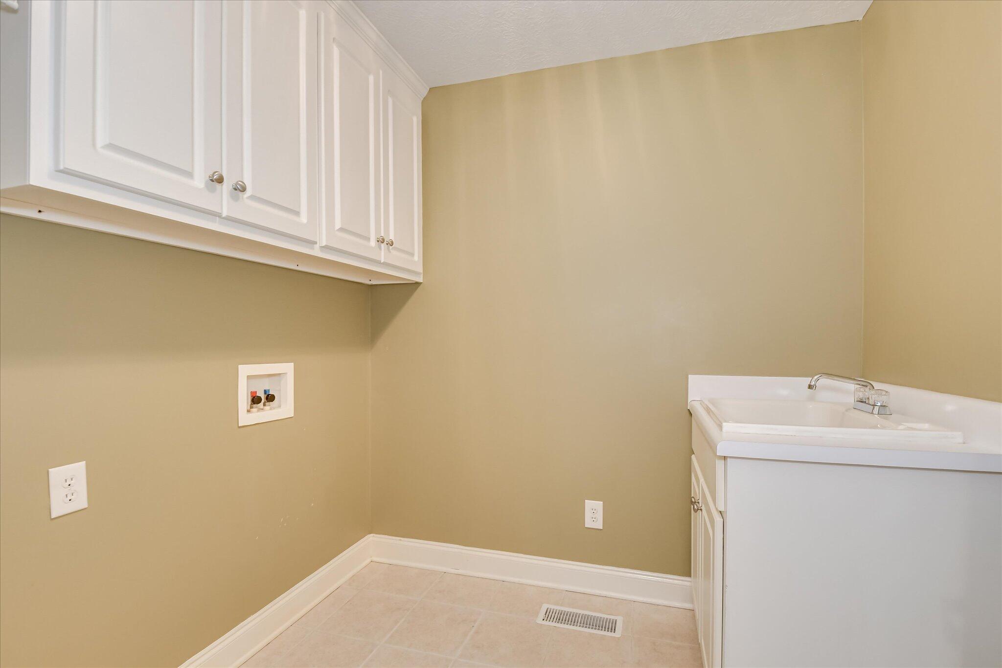 1459 Knob Hill Circle