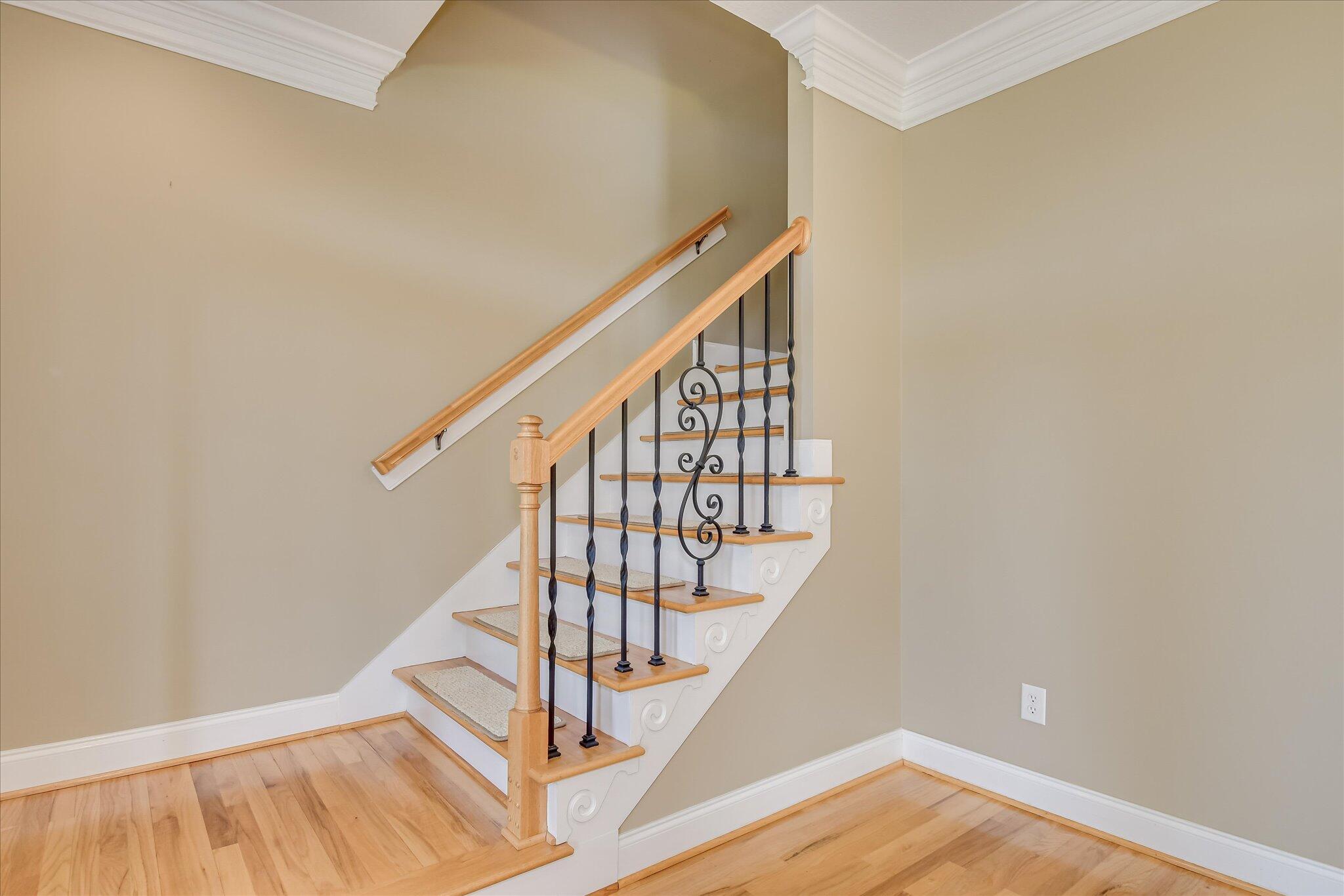 1459 Knob Hill Circle