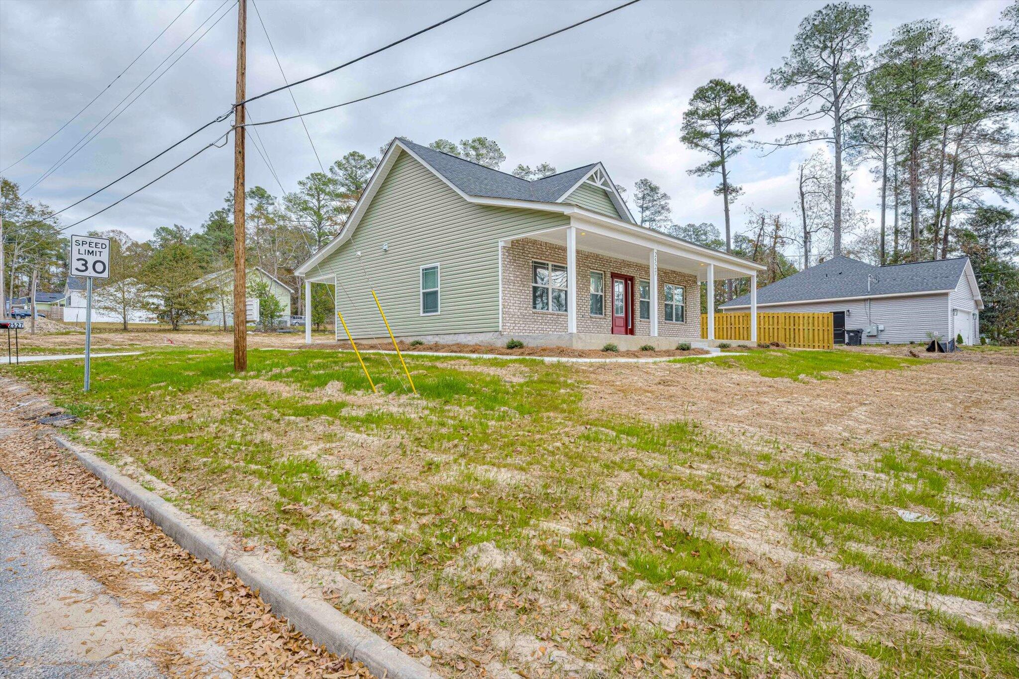 2527 Meadowbrook Drive