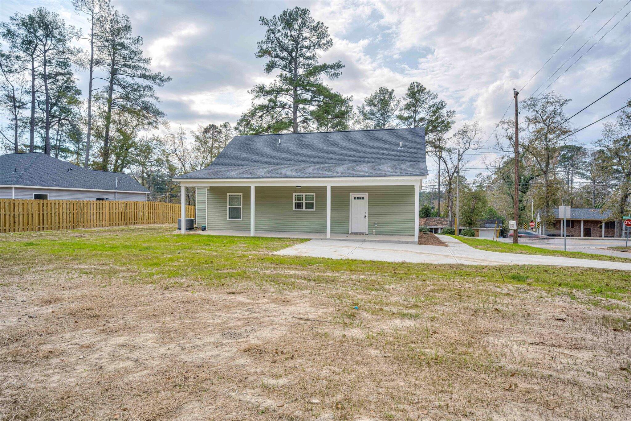 2527 Meadowbrook Drive