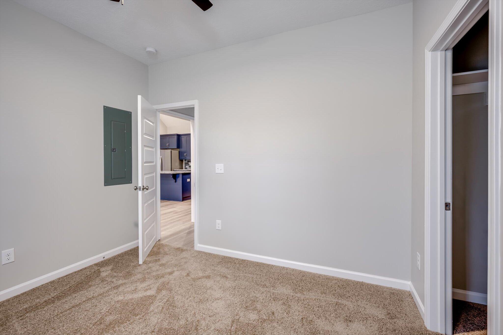 2527 Meadowbrook Drive