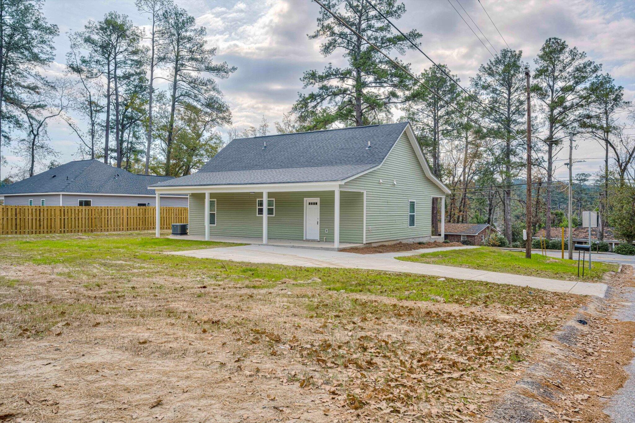 2527 Meadowbrook Drive