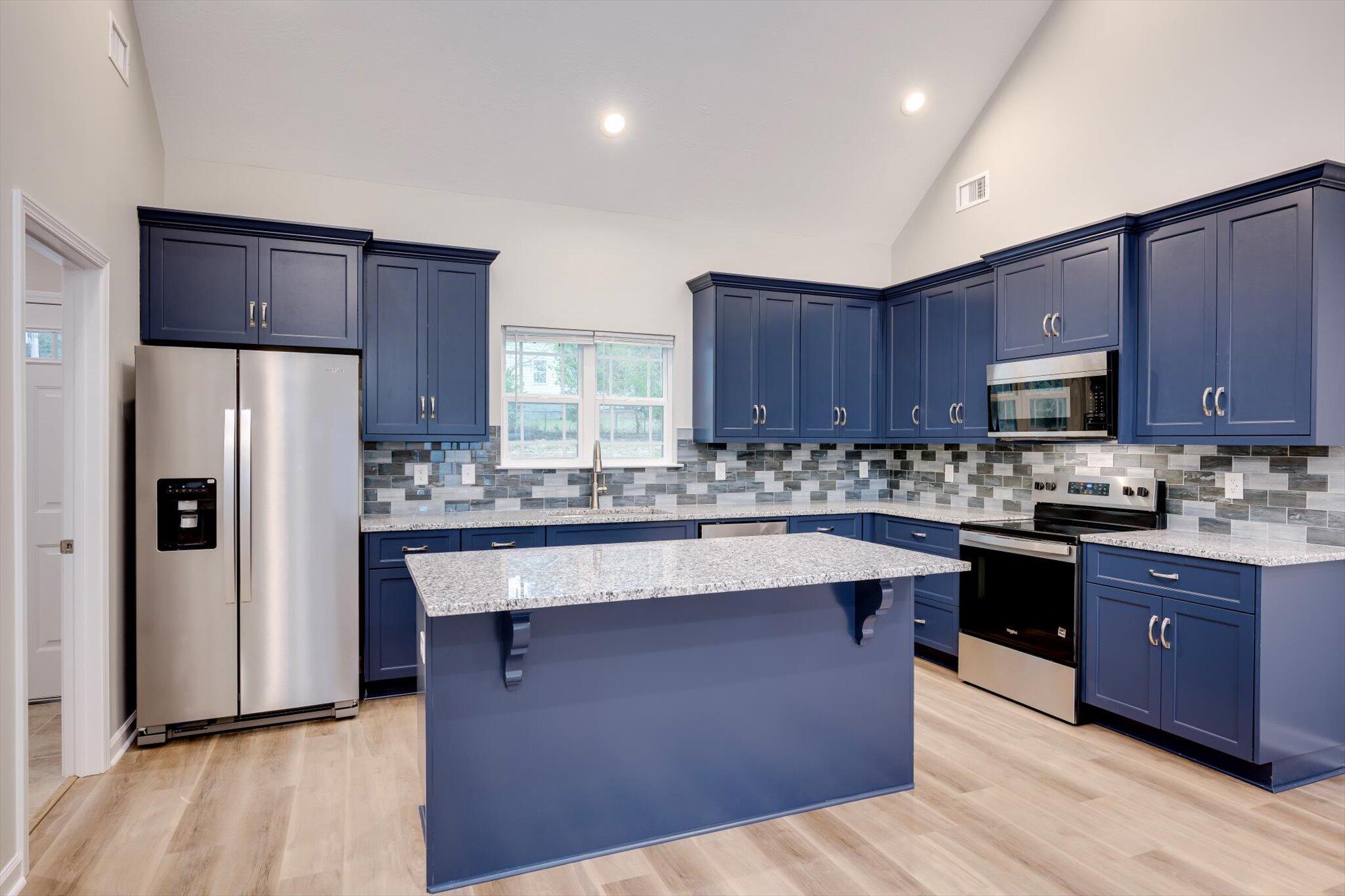 2527 Meadowbrook Drive