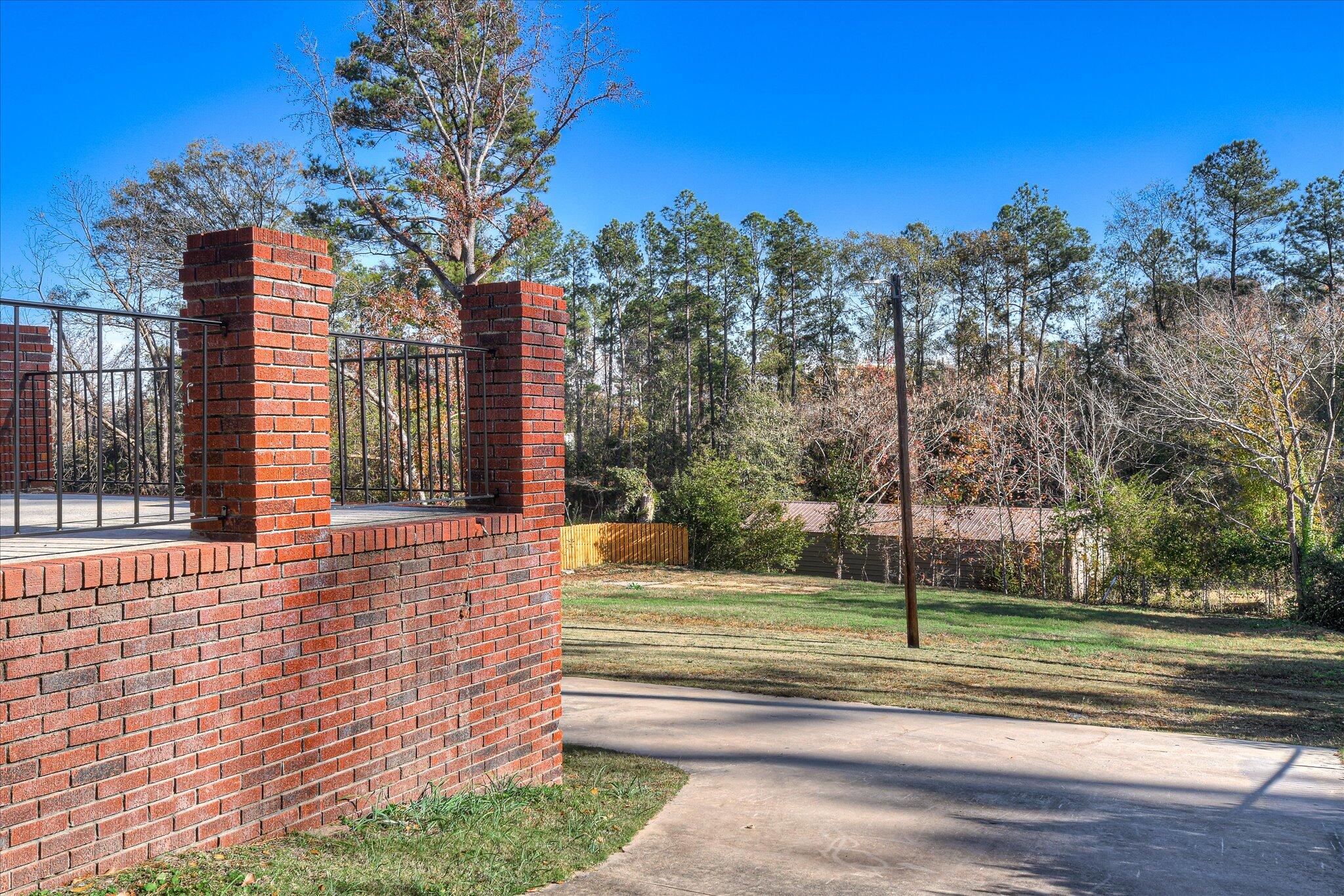 2225 Morningside Drive