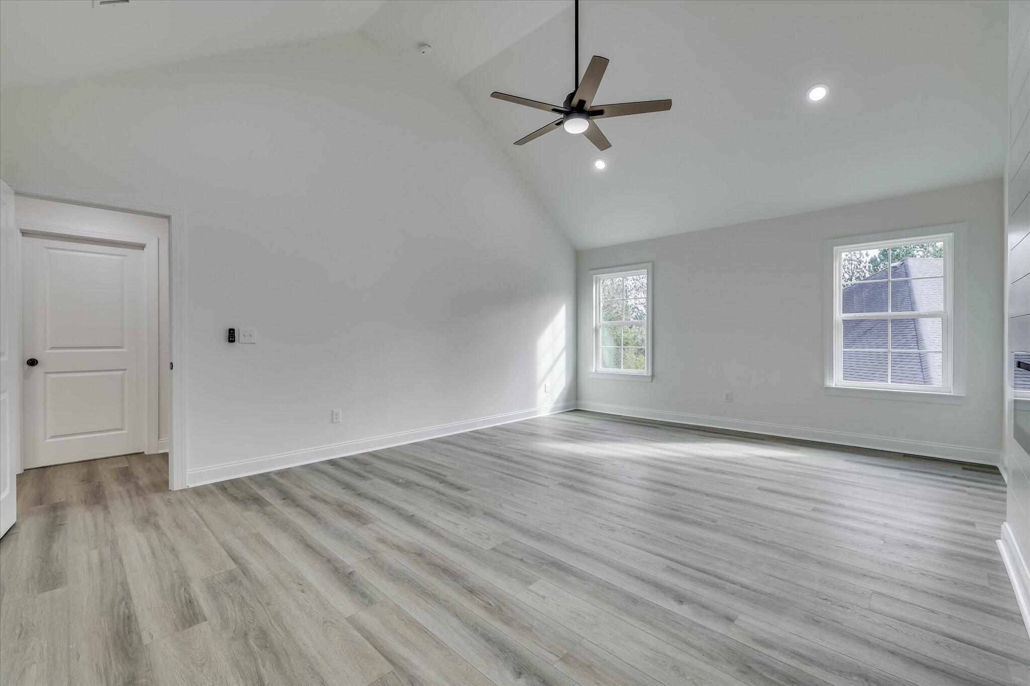 805 Leslie Court