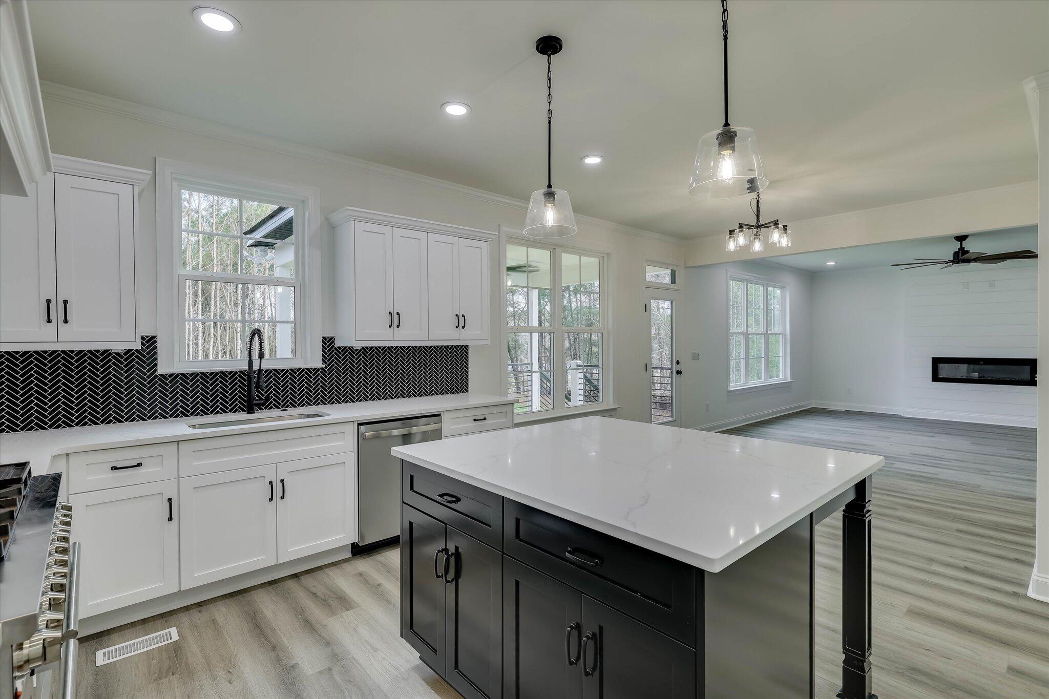 805 Leslie Court