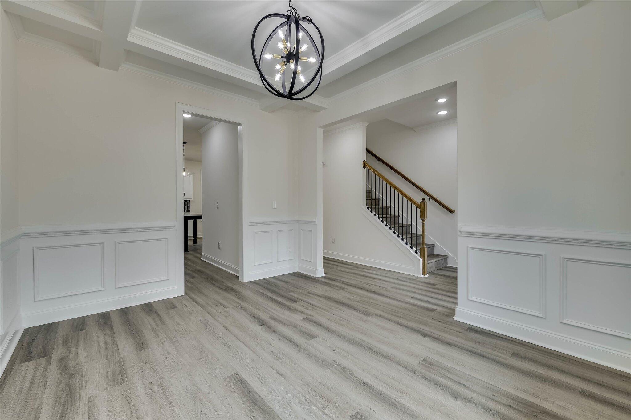 805 Leslie Court