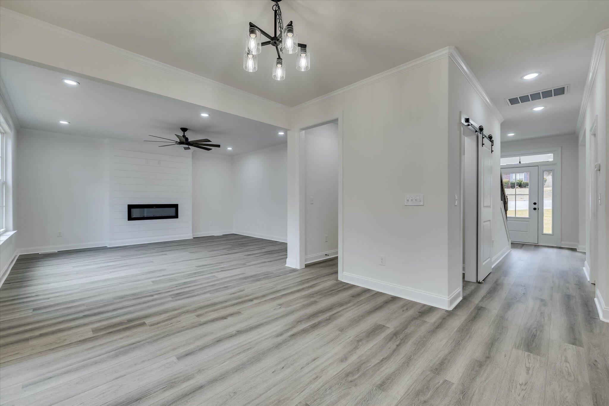 805 Leslie Court