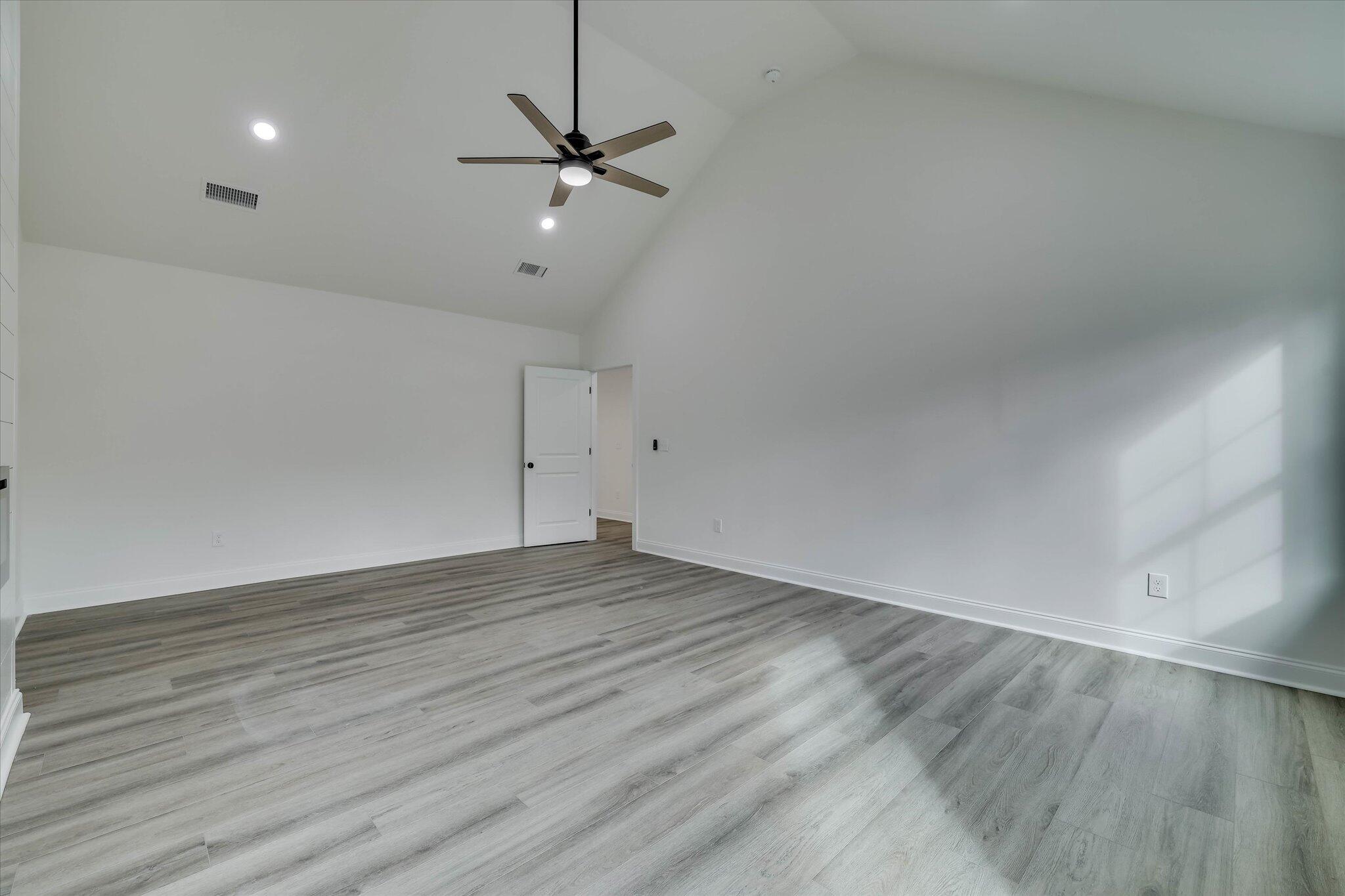 805 Leslie Court