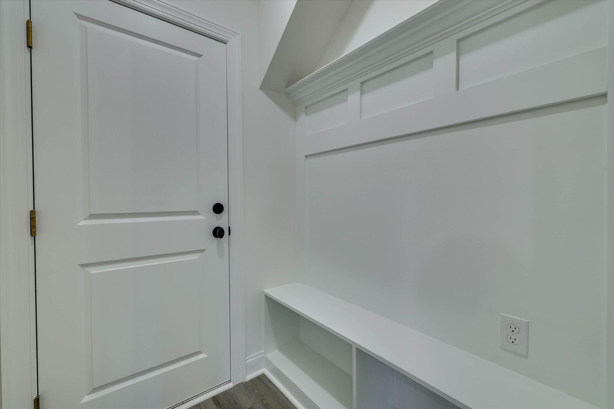 805 Leslie Court