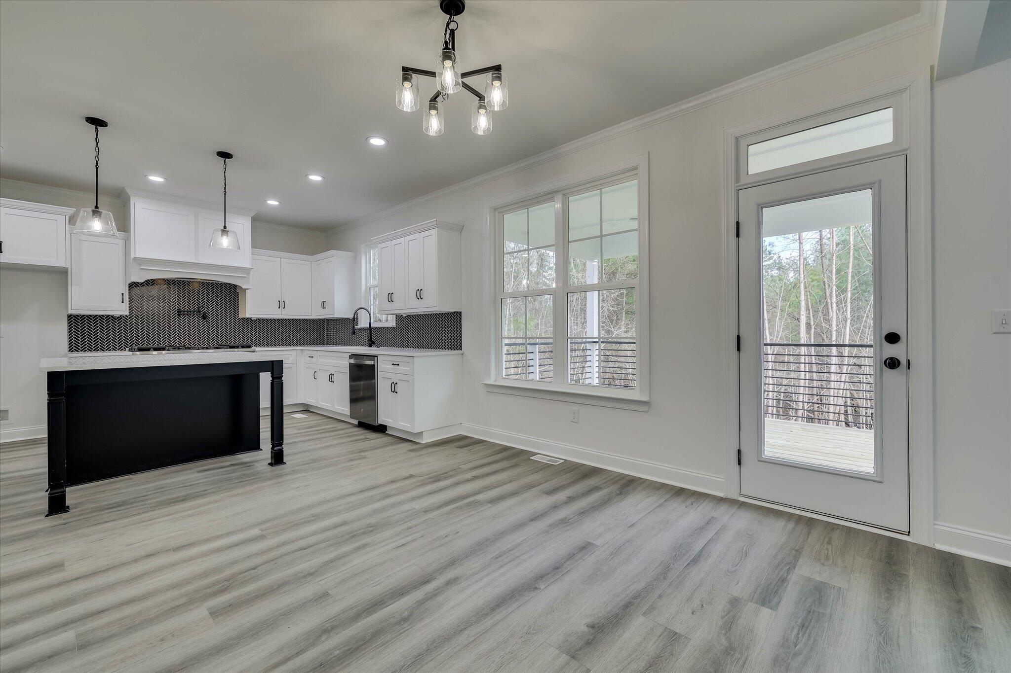 805 Leslie Court