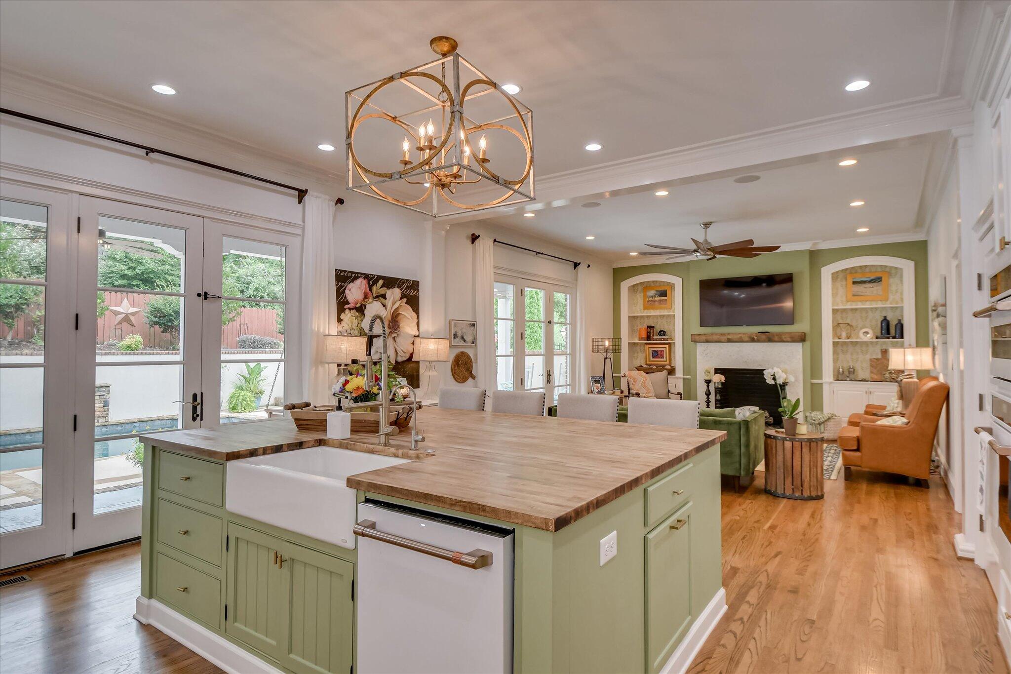 704 Summergate Court