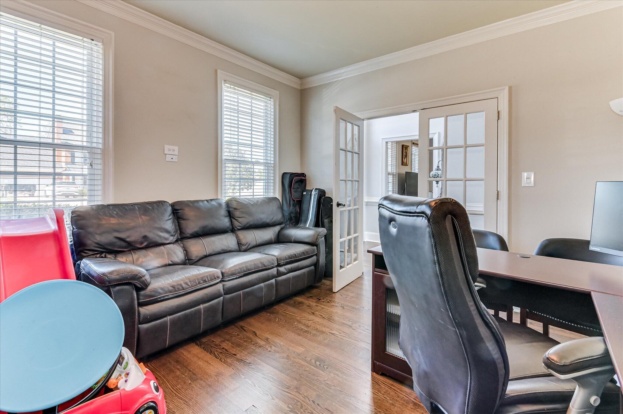 836 Park Chase Drive
