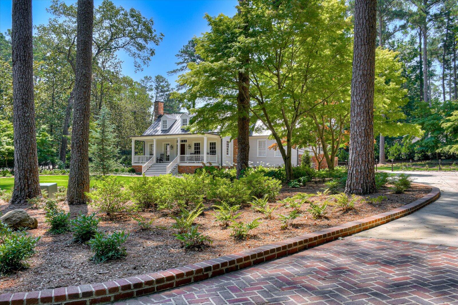2 Indian Creek Road