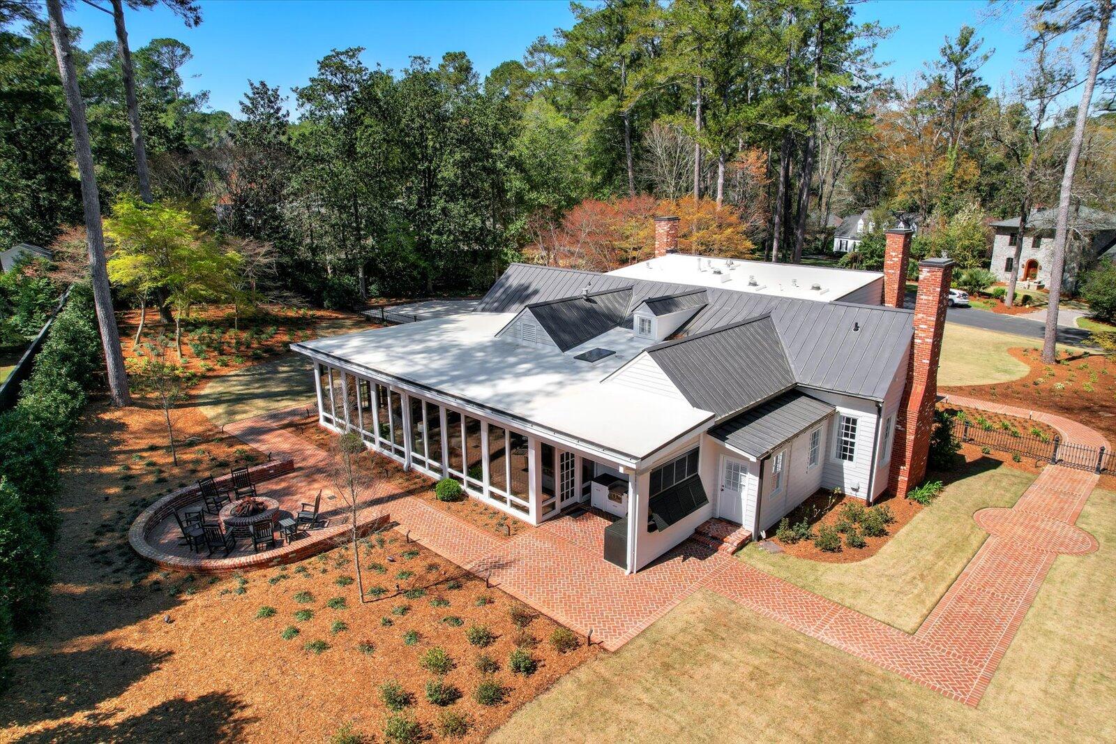 2 Indian Creek Road