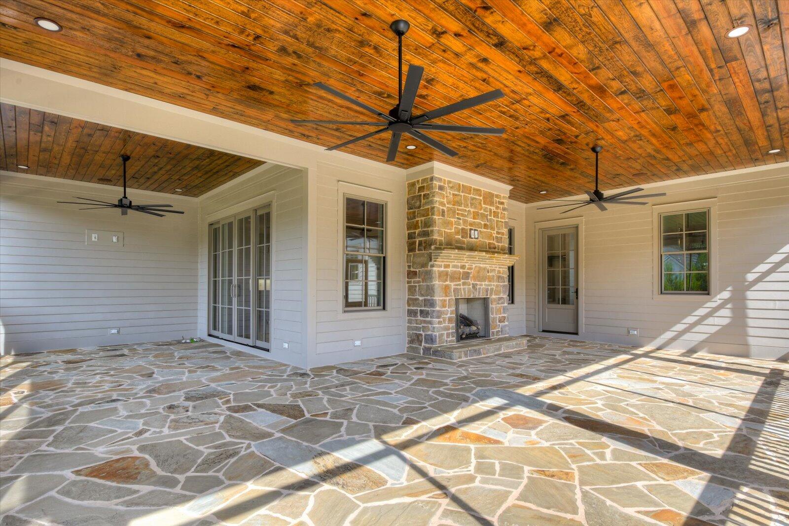 3102 Carillon Way