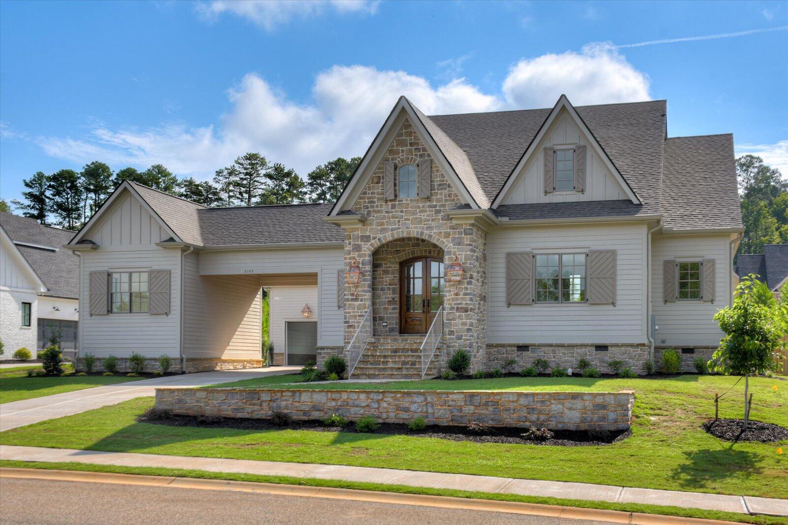 3102 Carillon Way