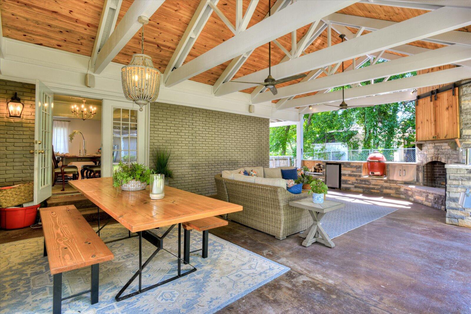 2216 Glendale Road