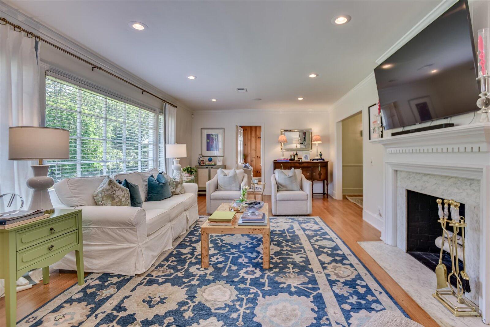 2216 Glendale Road
