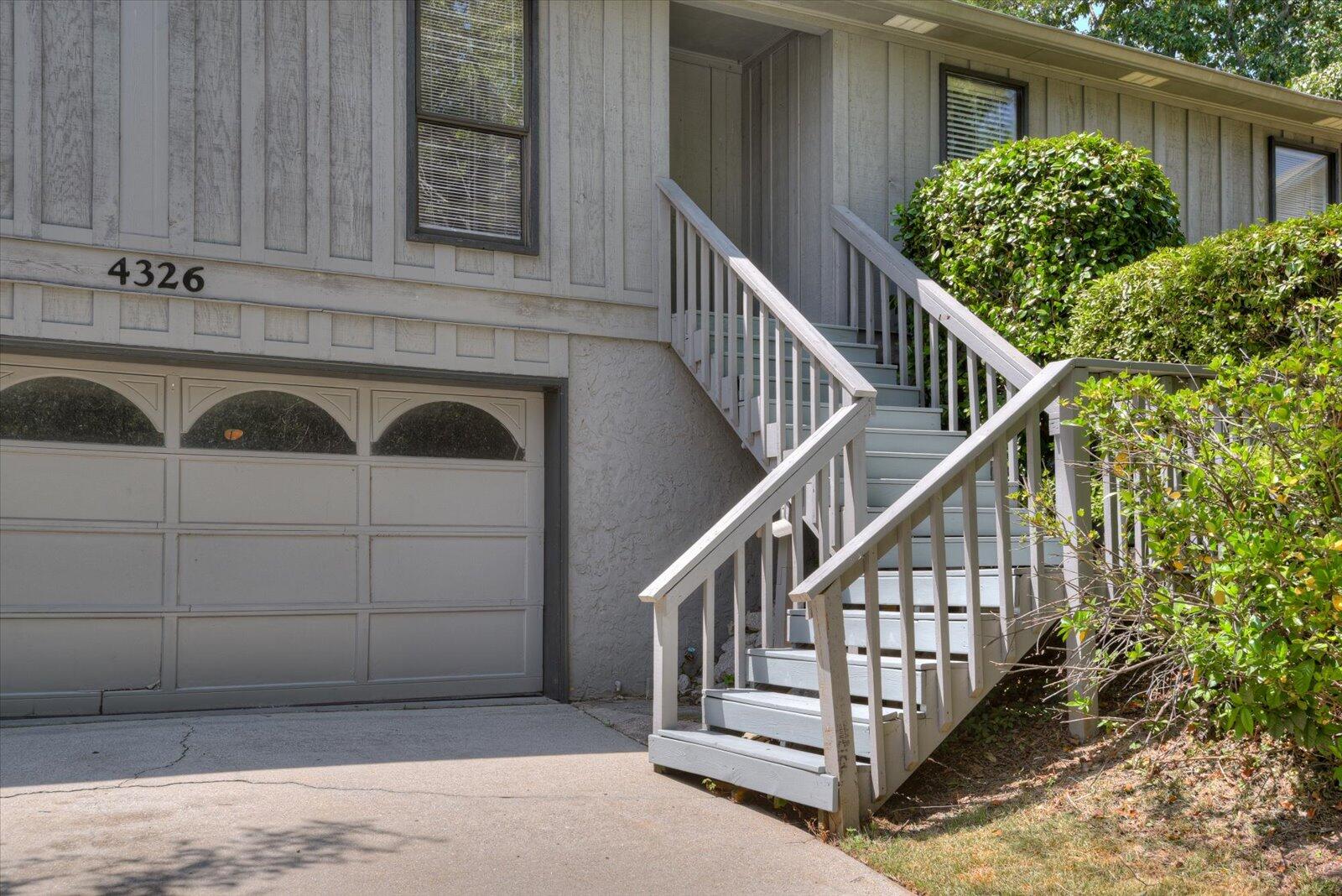 4326 Thrush Court