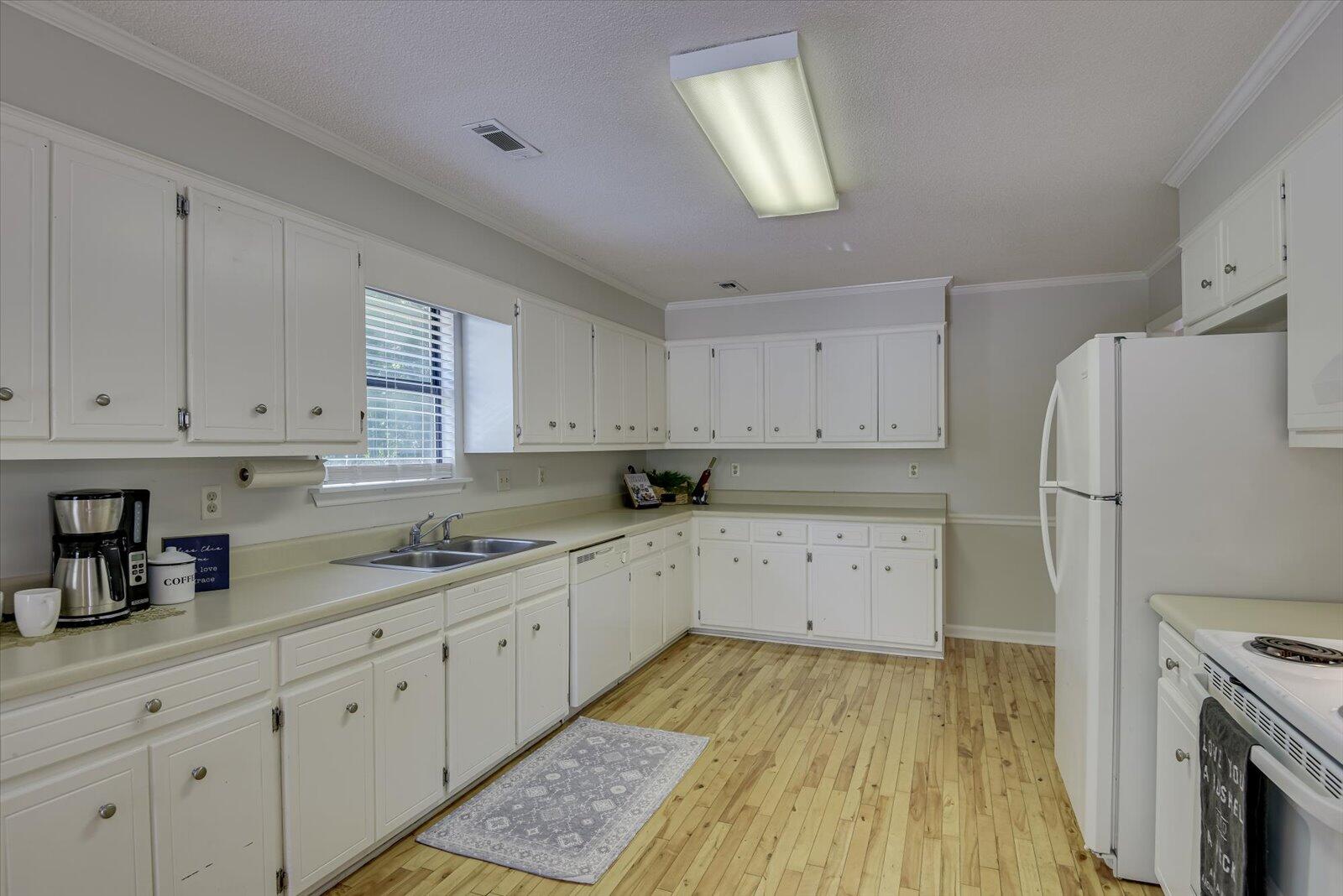 4326 Thrush Court