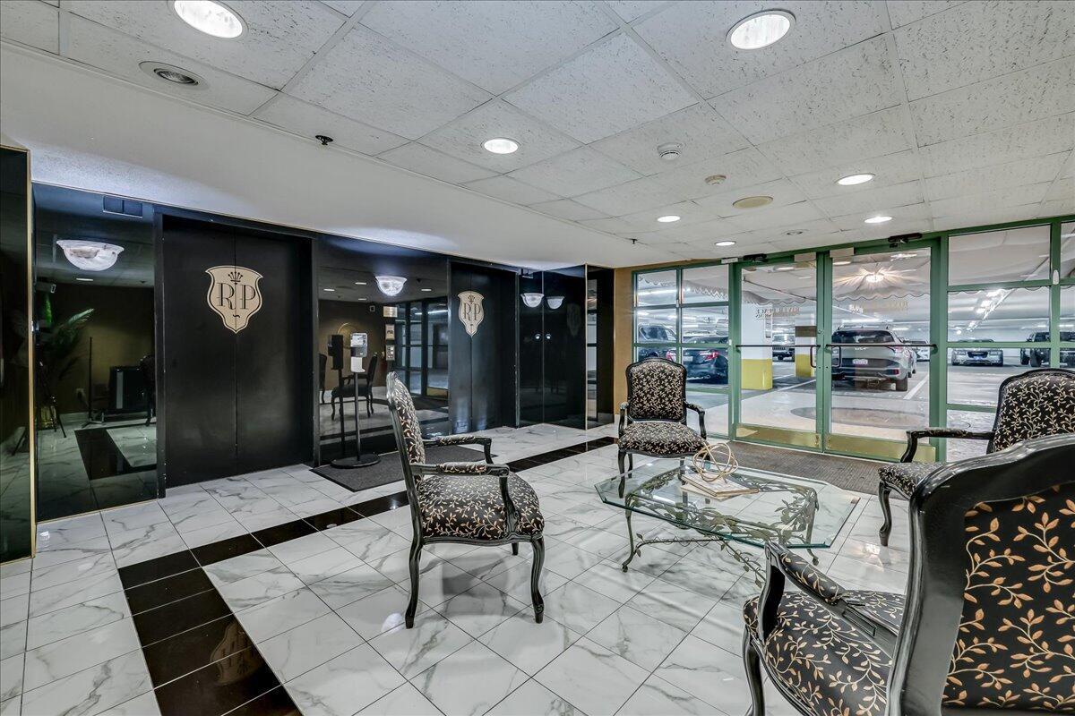 1 Seventh Street 1104