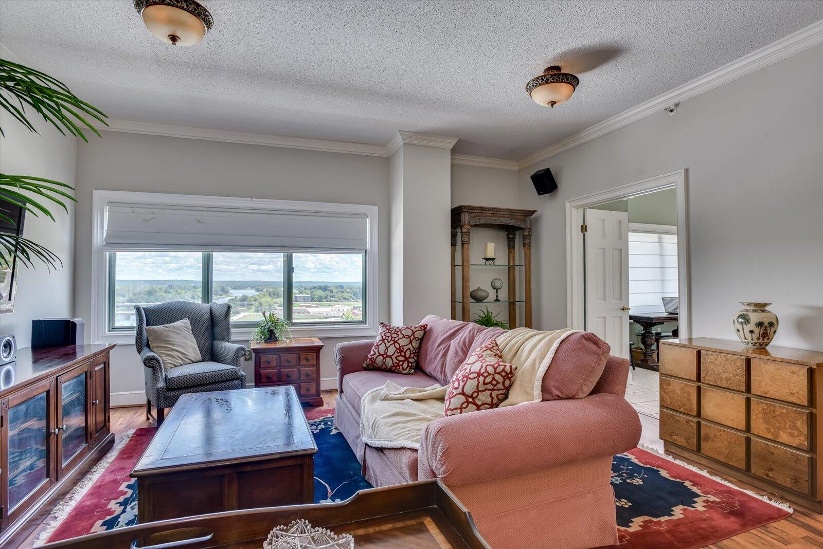 1 Seventh Street 1104