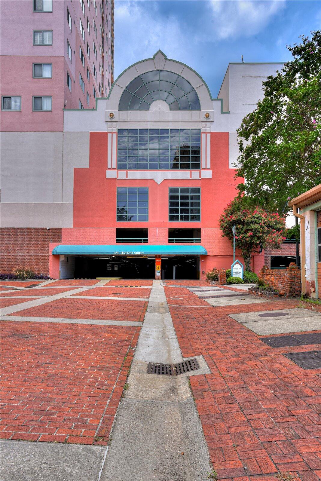 1 Seventh Street 1104