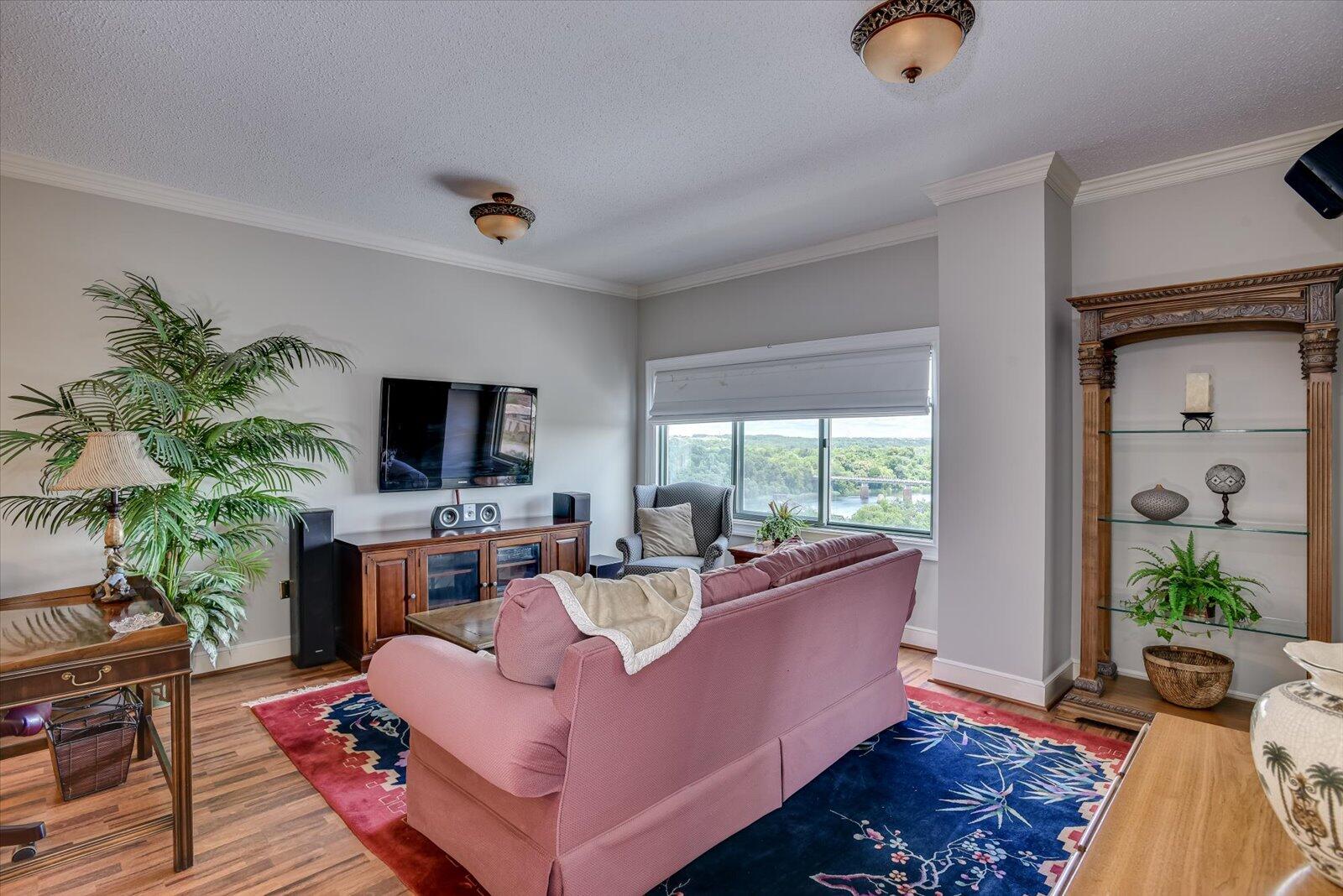 1 Seventh Street 1104