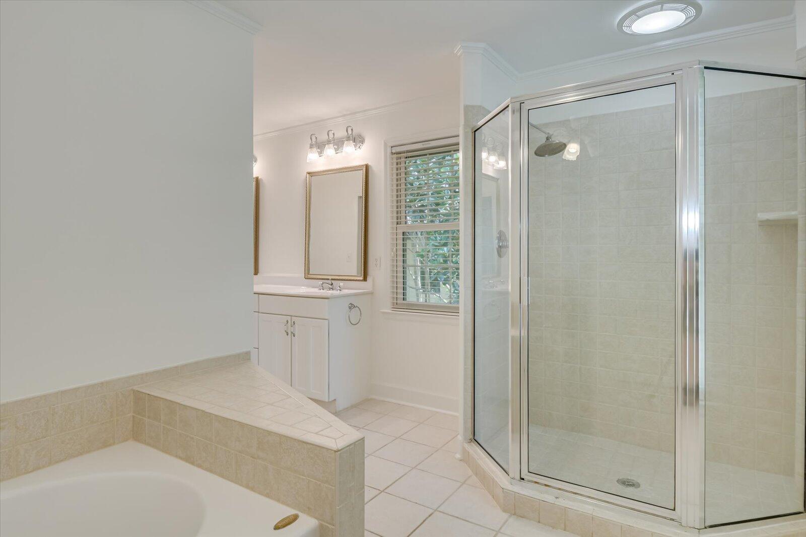 3005 Lake Forest Drive