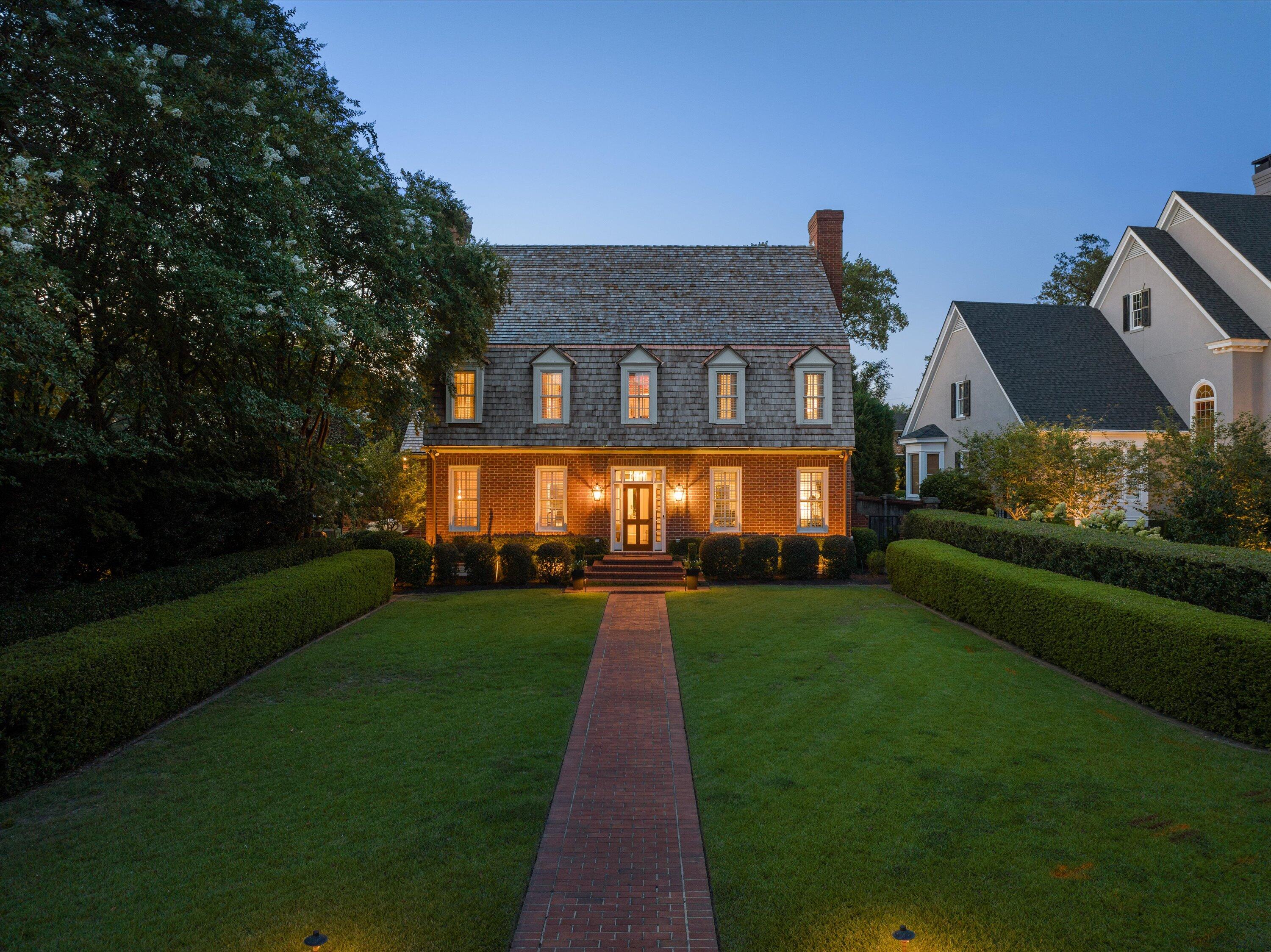 2807 Peachtree Place