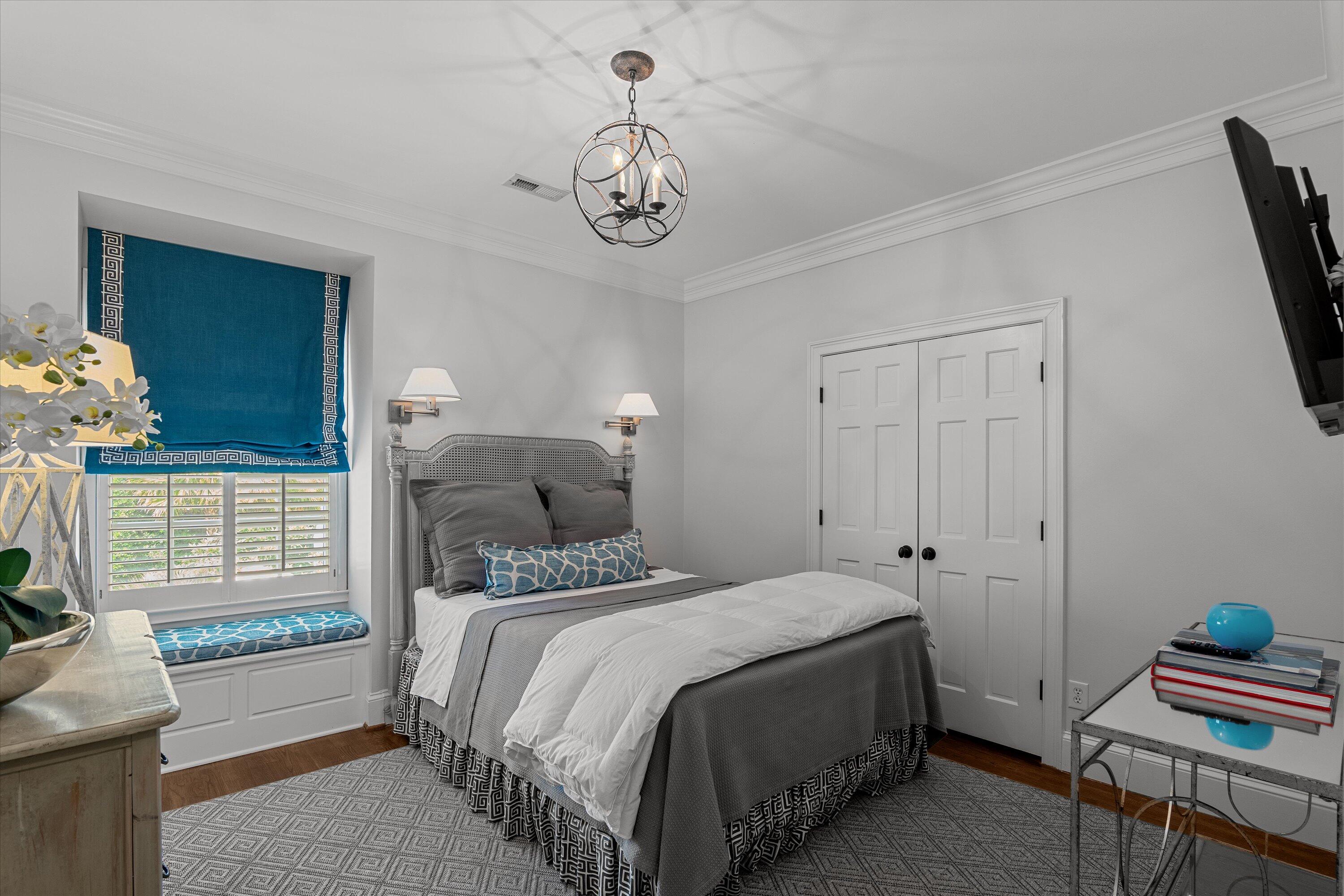2807 Peachtree Place